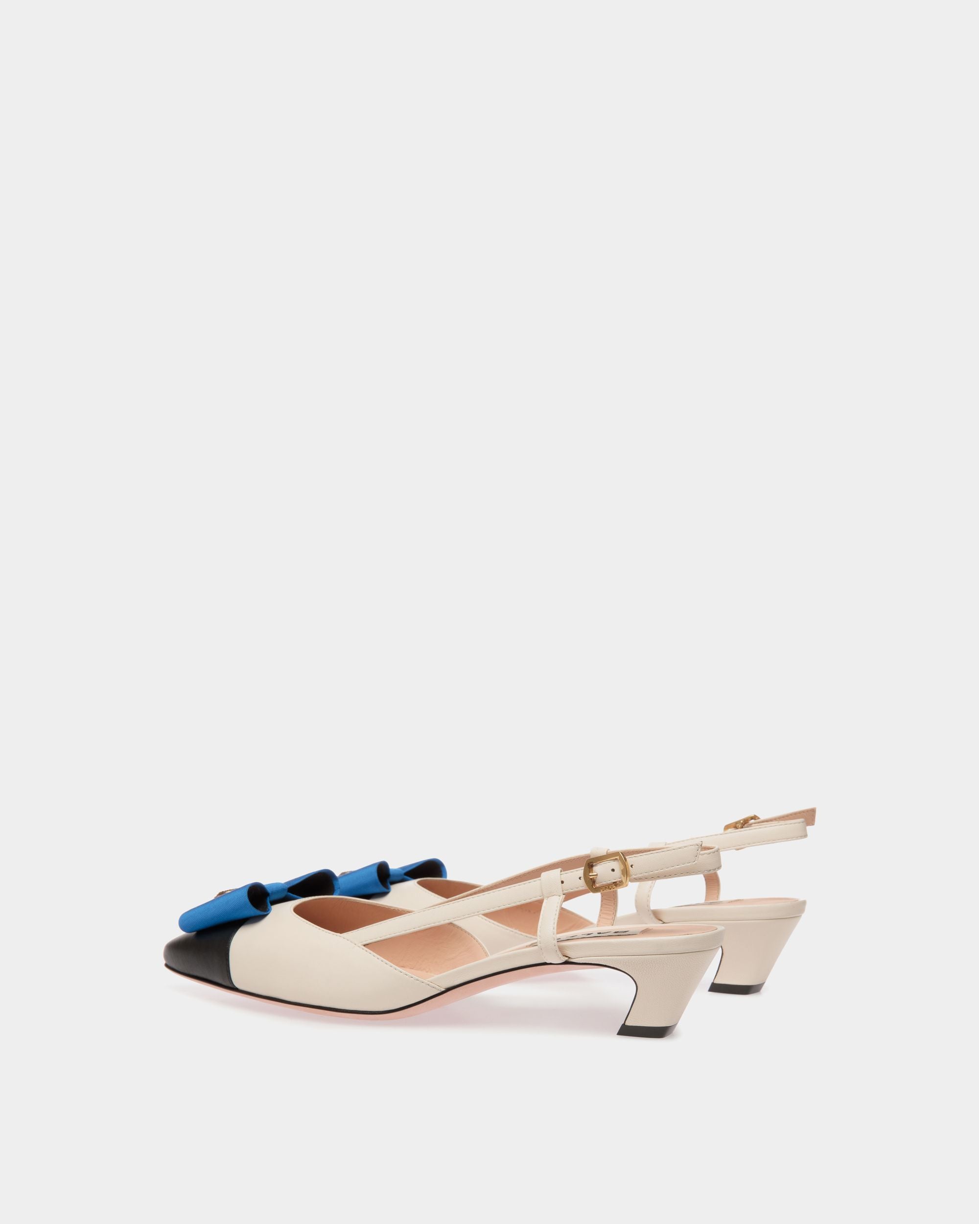 Bally Global - Escarpin Slingback B-Bow En Cuir Noir Et Blanc - Blanc