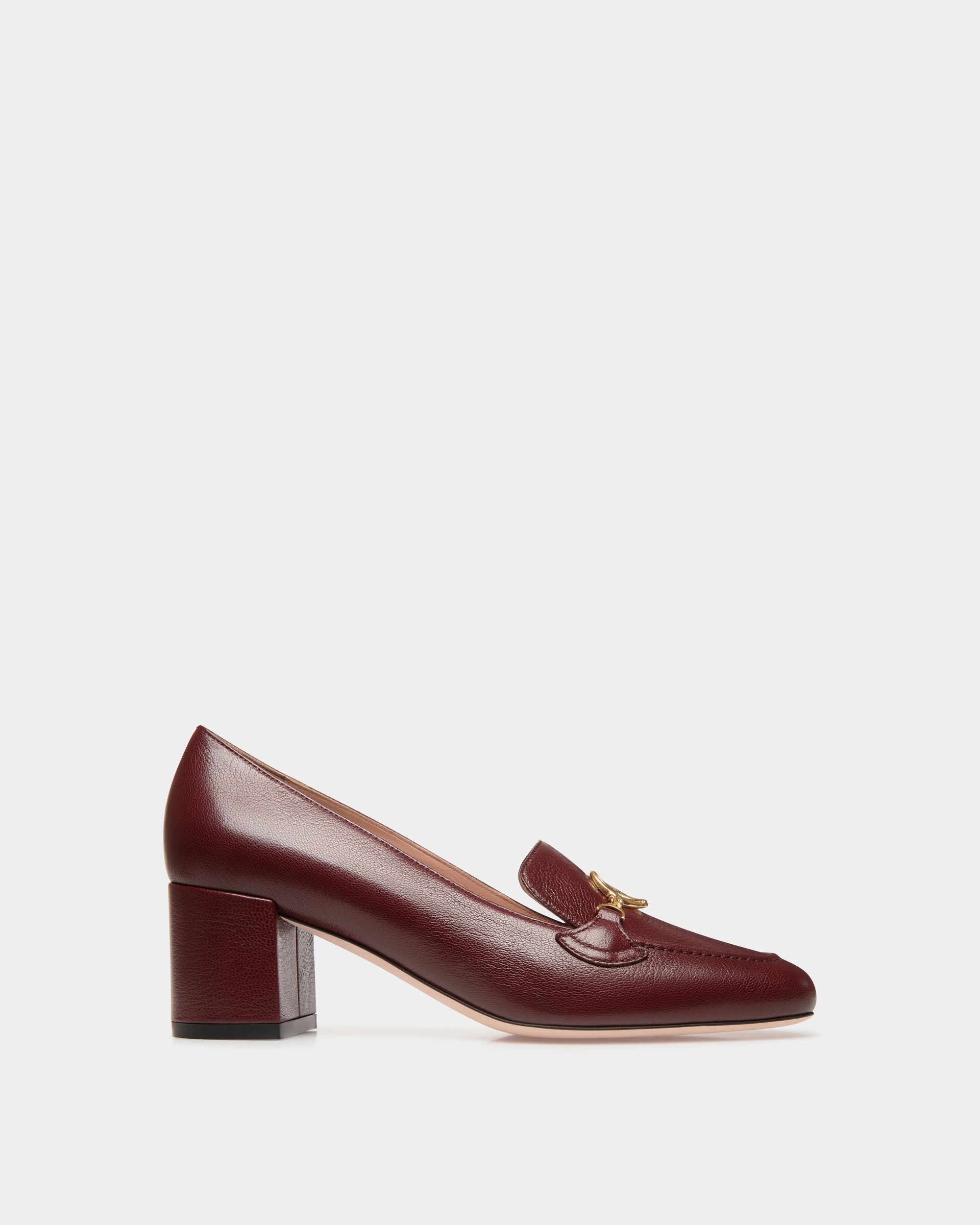 Bally Global - Daily Emblem Pump In Andorra Leather - Burgundy