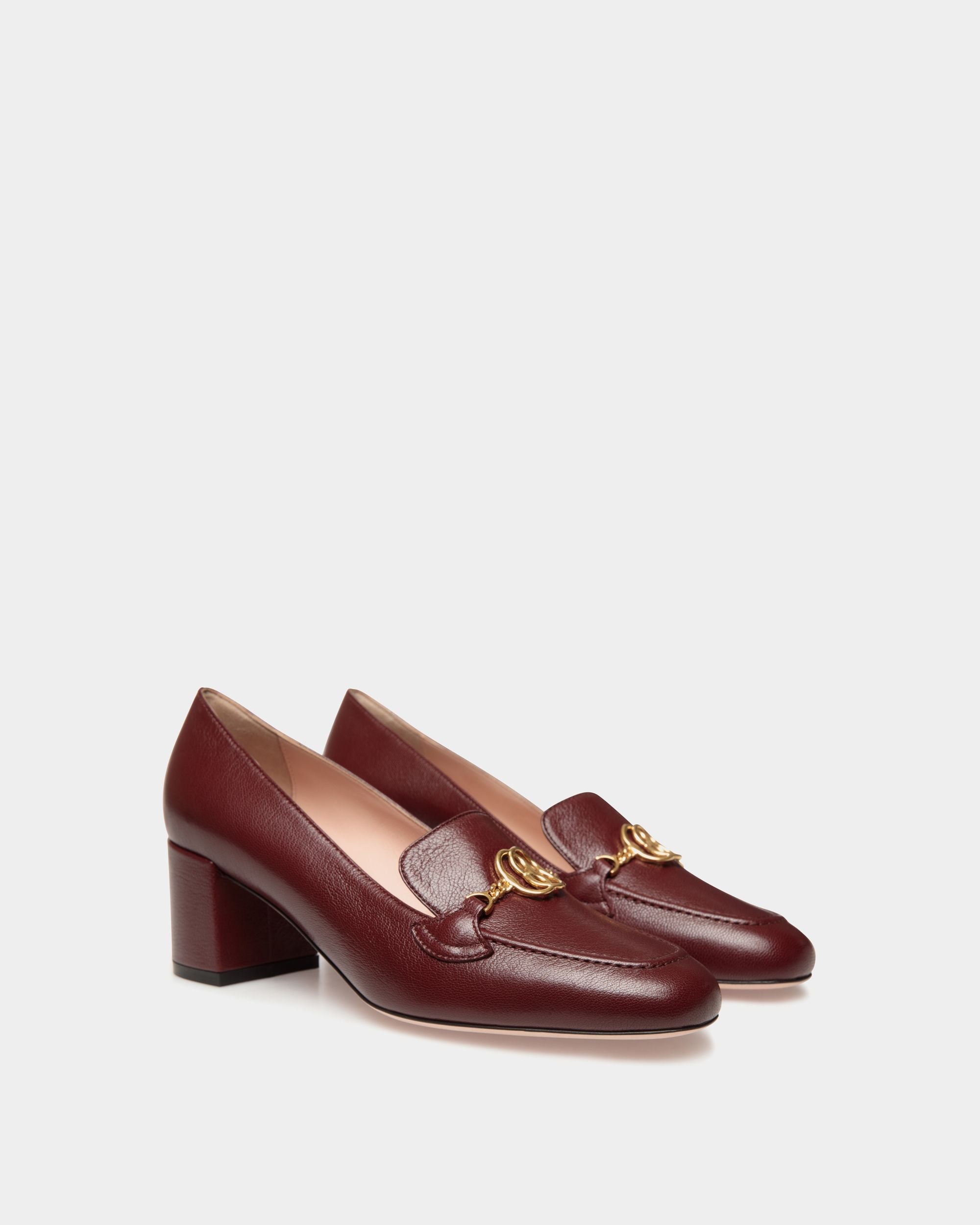 Bally Global - Daily Emblem Pump In Andorra Leather - Burgundy