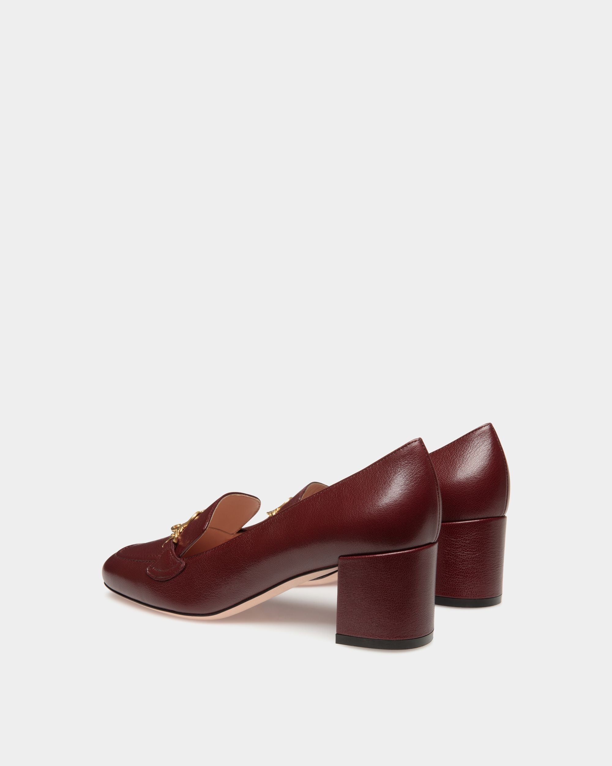Bally Global - Daily Emblem Pump In Andorra Leather - Burgundy