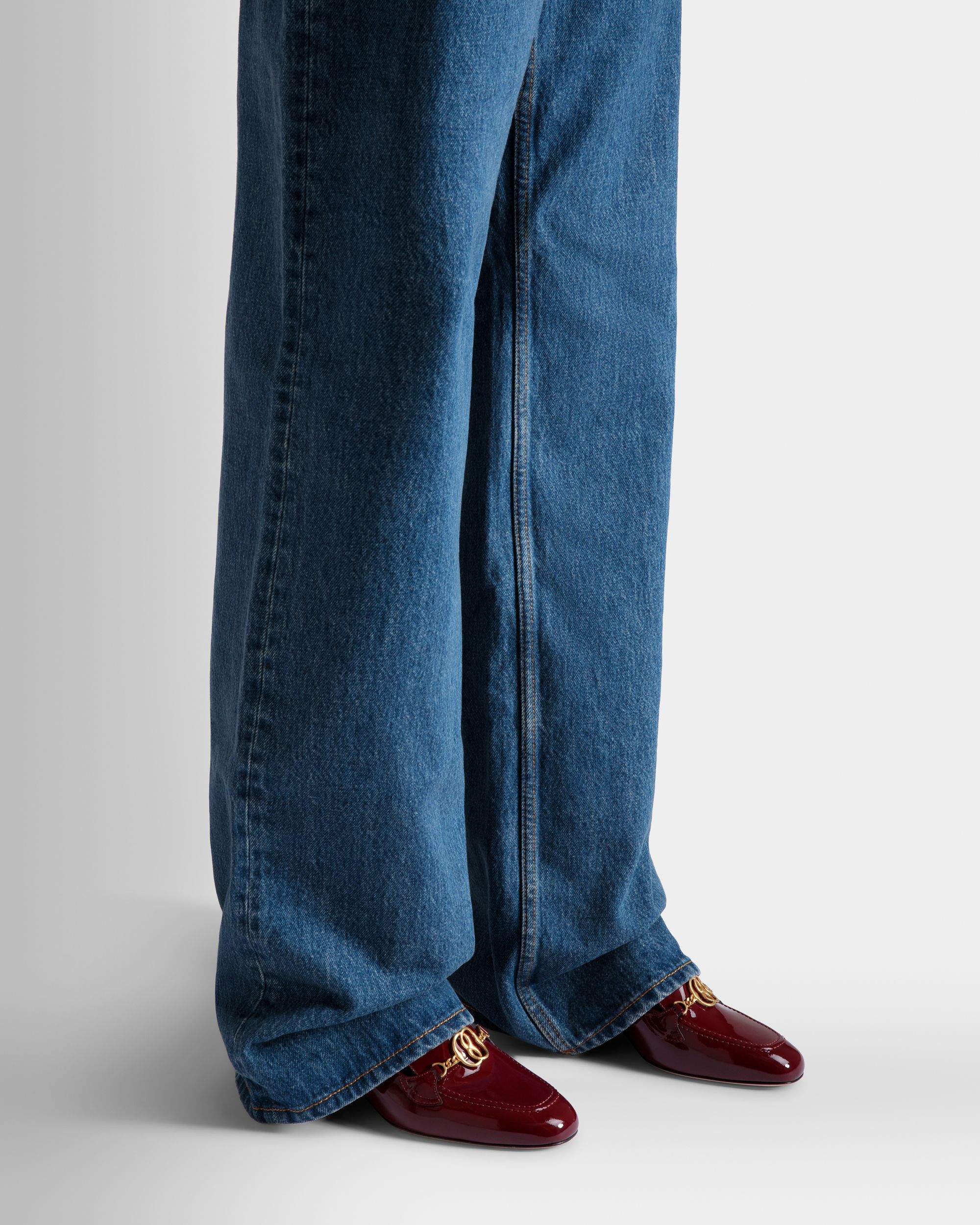 Bally Global - Daily Emblem Pump In Andorra Leather - Burgundy