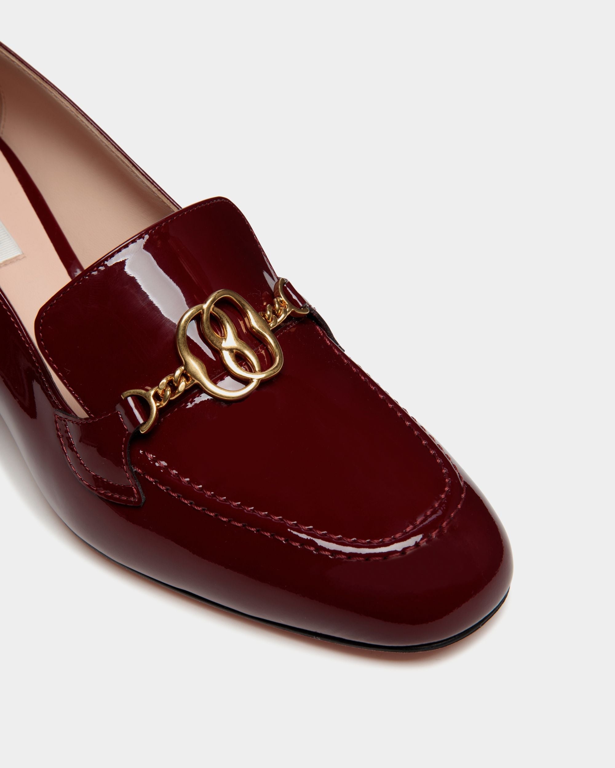 Bally Global - Daily Emblem Pump In Andorra Leather - Burgundy