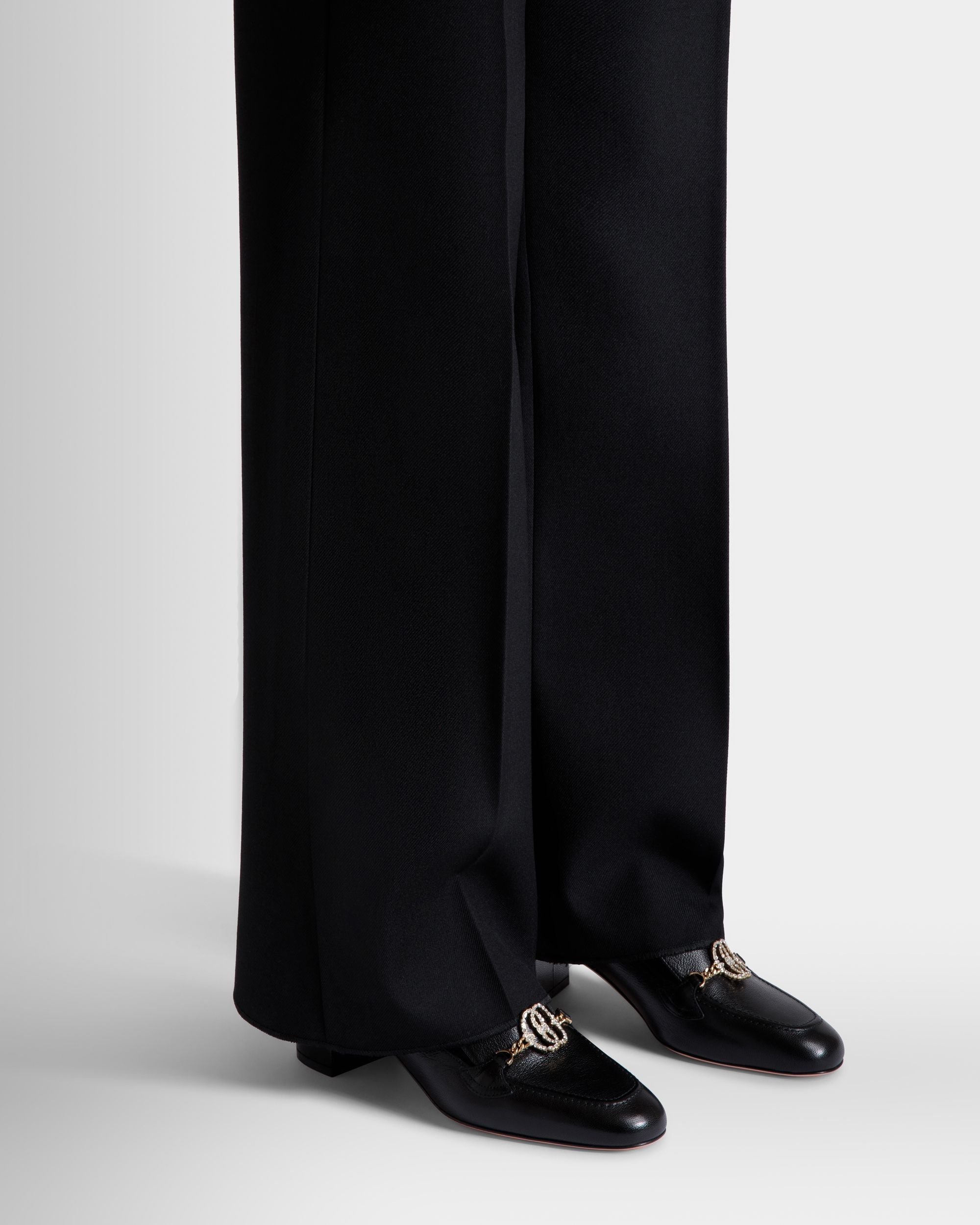 Bally Global - Zapato De Salón Daily Emblem De Piel Negra - Negro