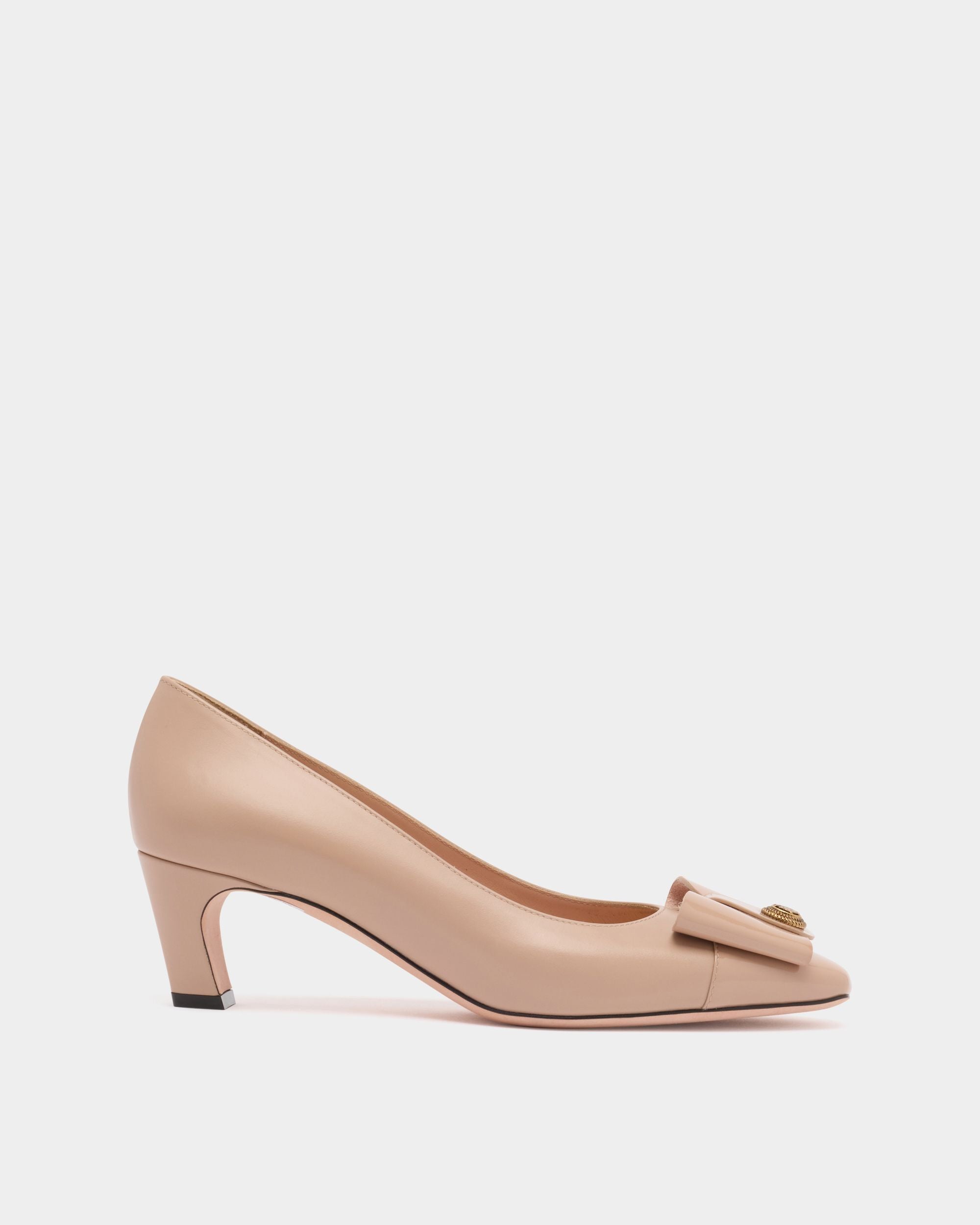Bally Global - B-Bow Pump in Light Beige Leather - Beige
