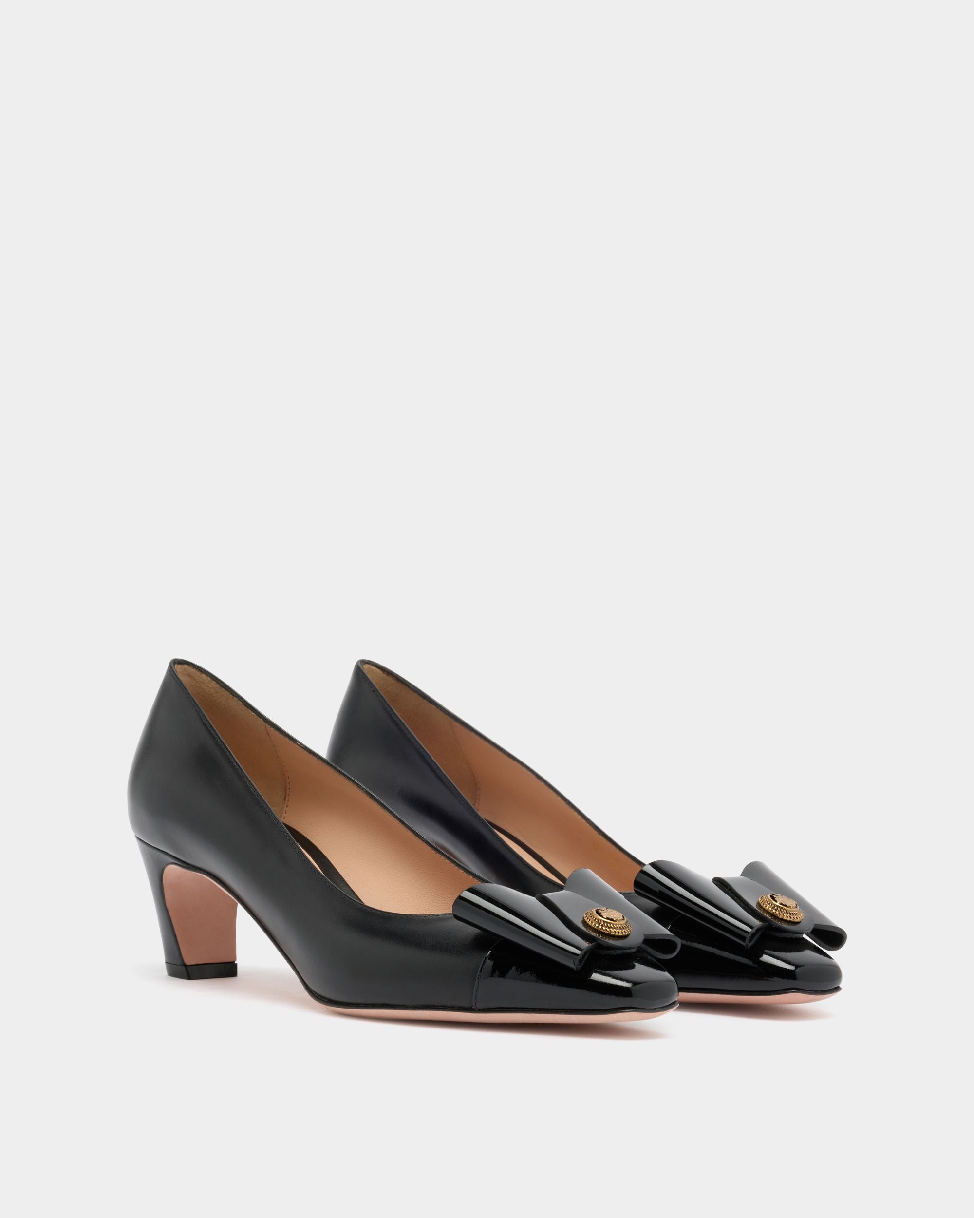 Bally Global - B-Bow Pump in Black Leather - Black