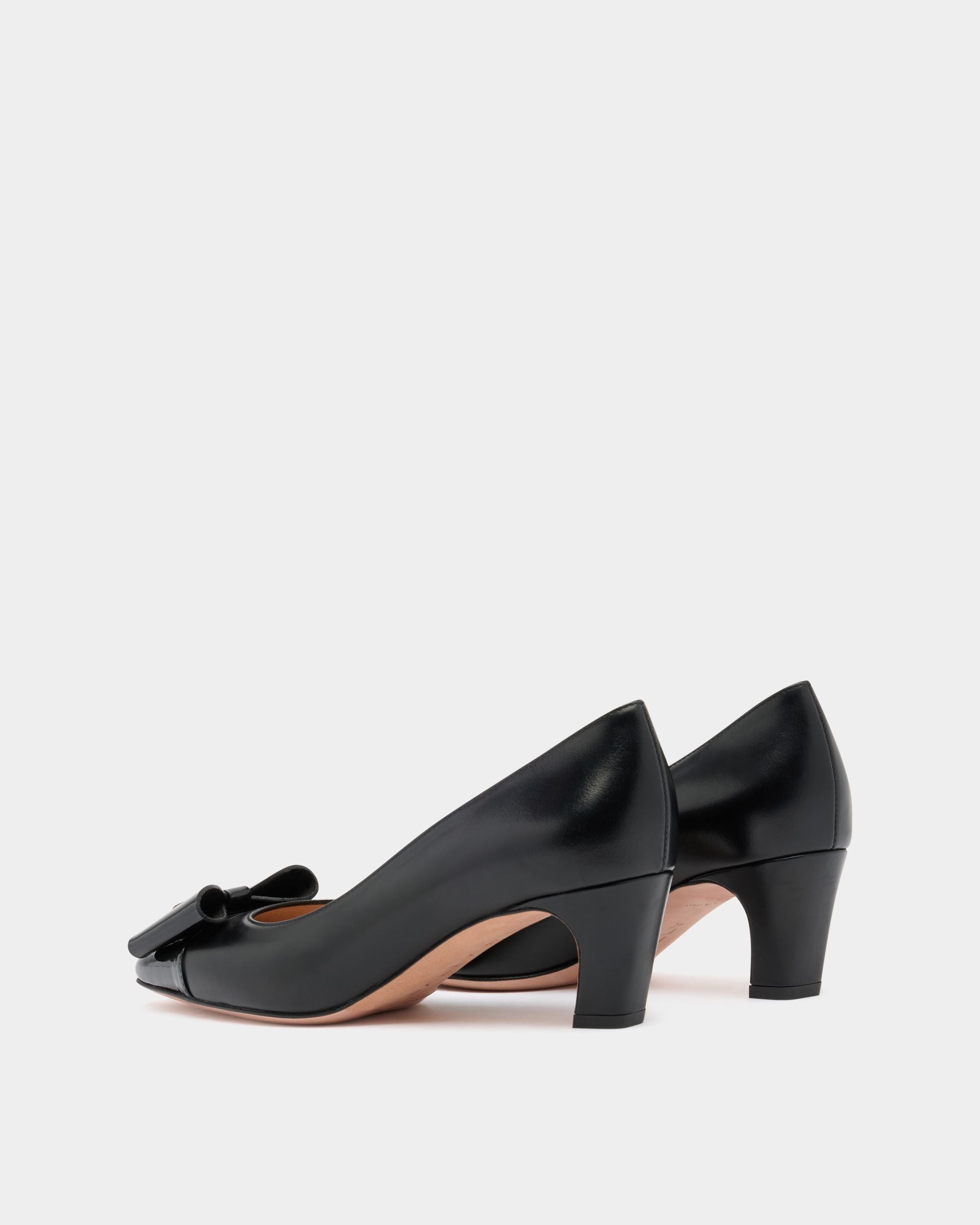 Bally Global - B-Bow Pump in Black Leather - Black