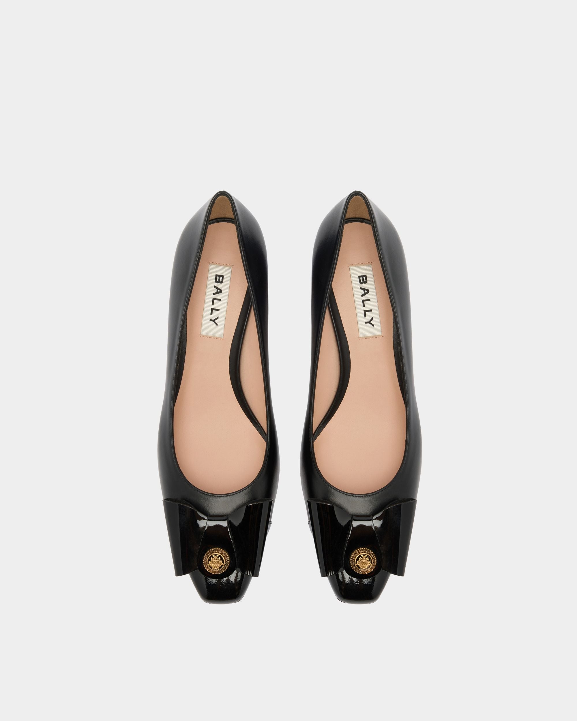 Bally Global - B-Bow Pump in Black Leather - Black