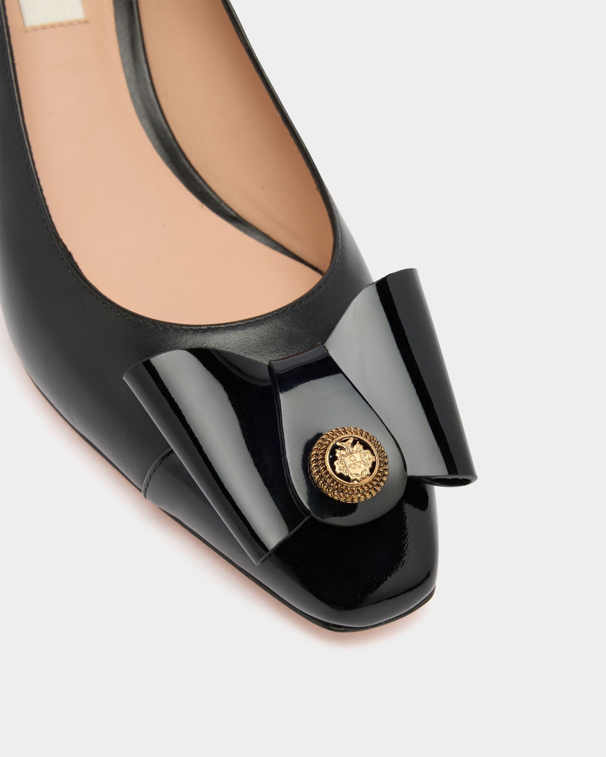 Bally Global - B-Bow Pump in Black Leather - Black