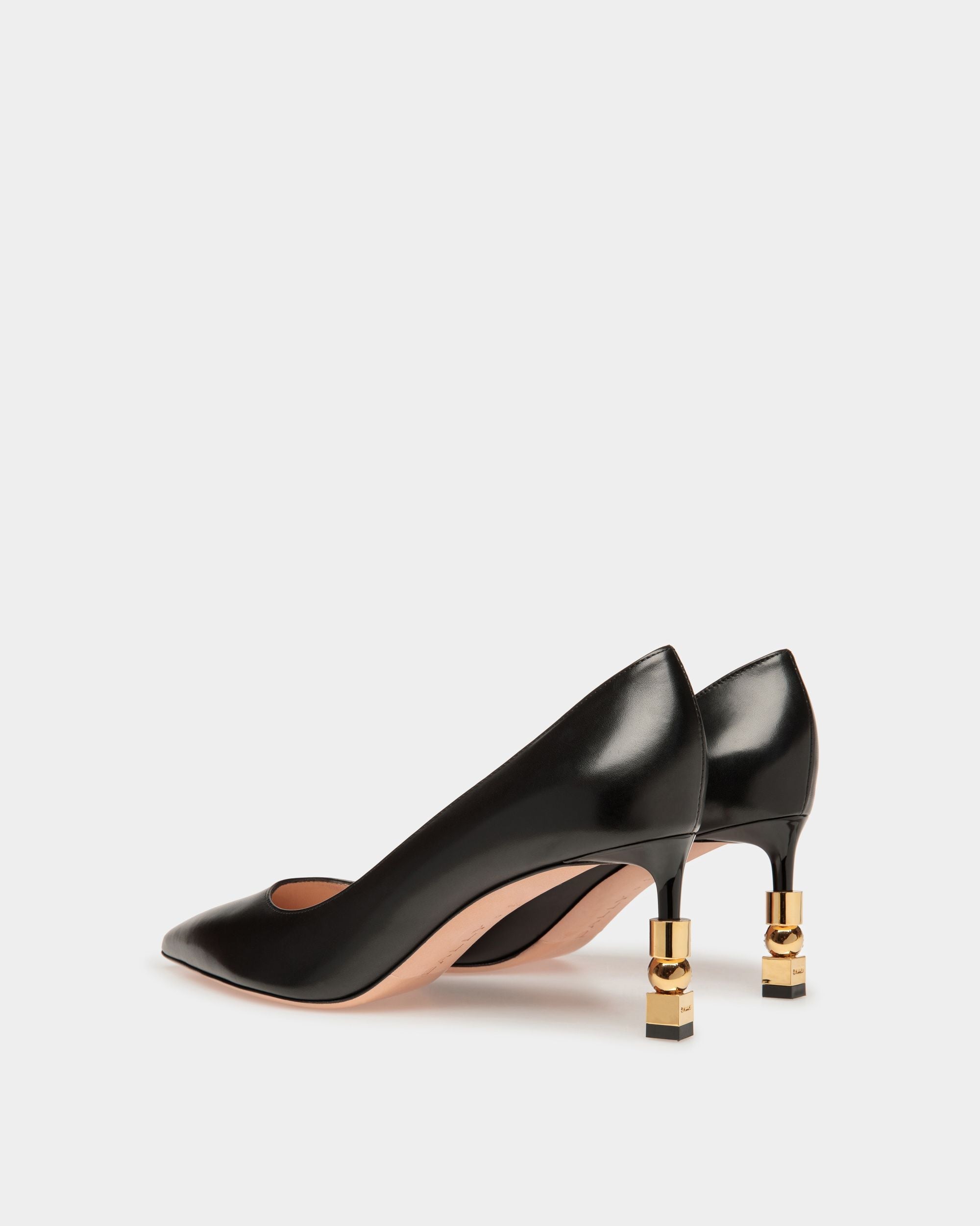 Bally Global - Block Pumps In Black Leather - Negro