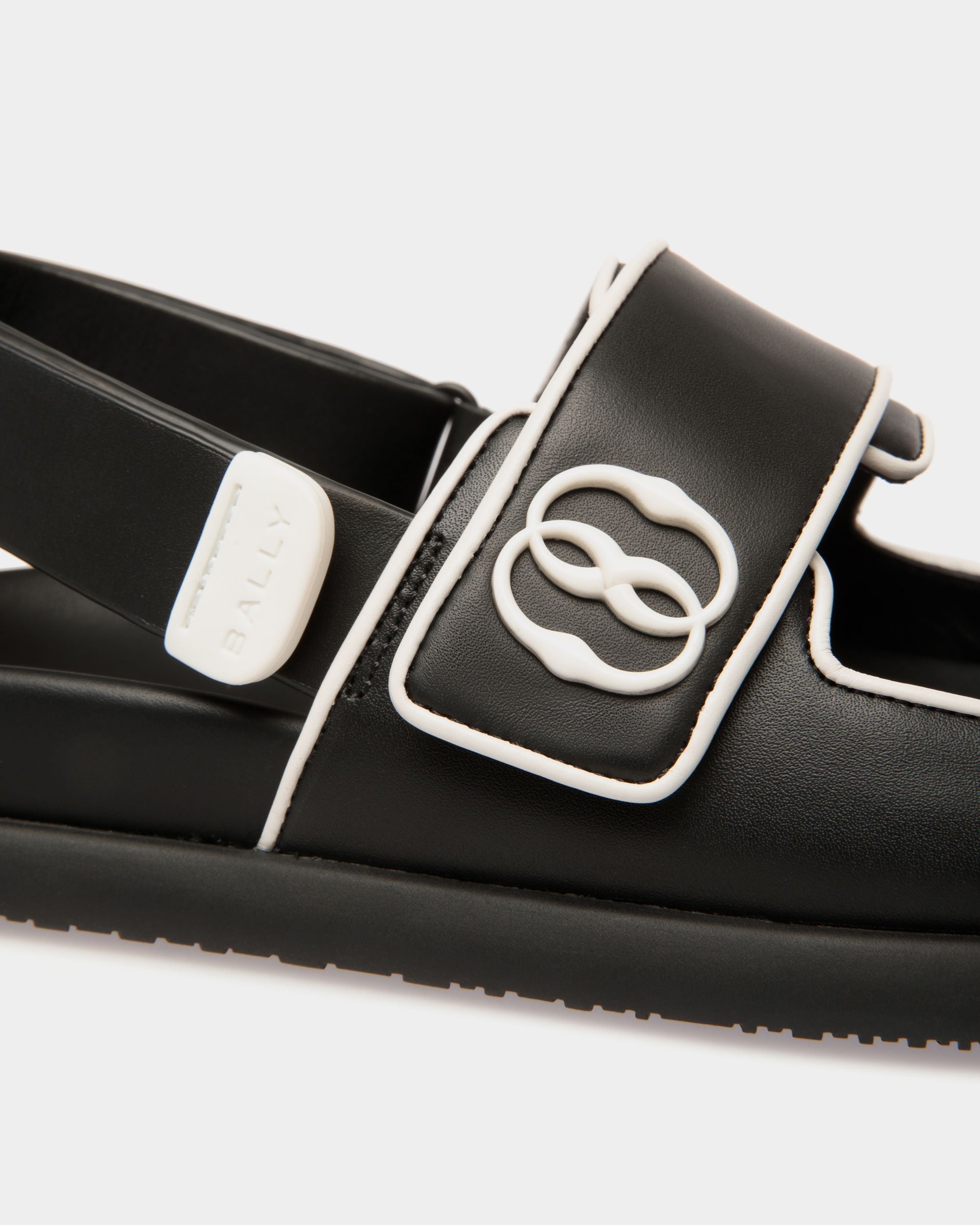 Bally Global - Sandale À Talon Plat Newport En Cuir - Noir