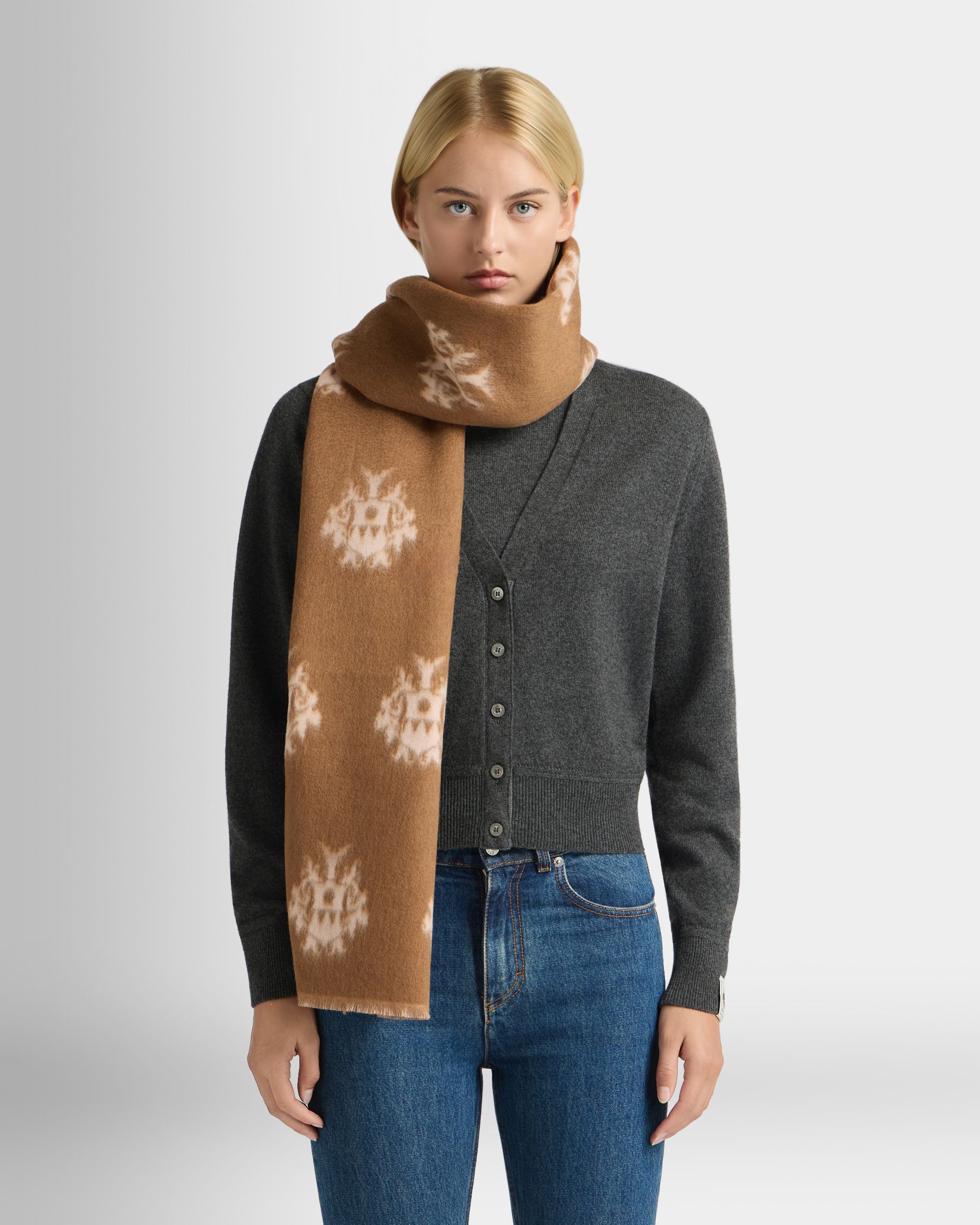 Bally Global - Scarf with a Crest Motif in Brown And Dusty Petal Wool - Multicolor