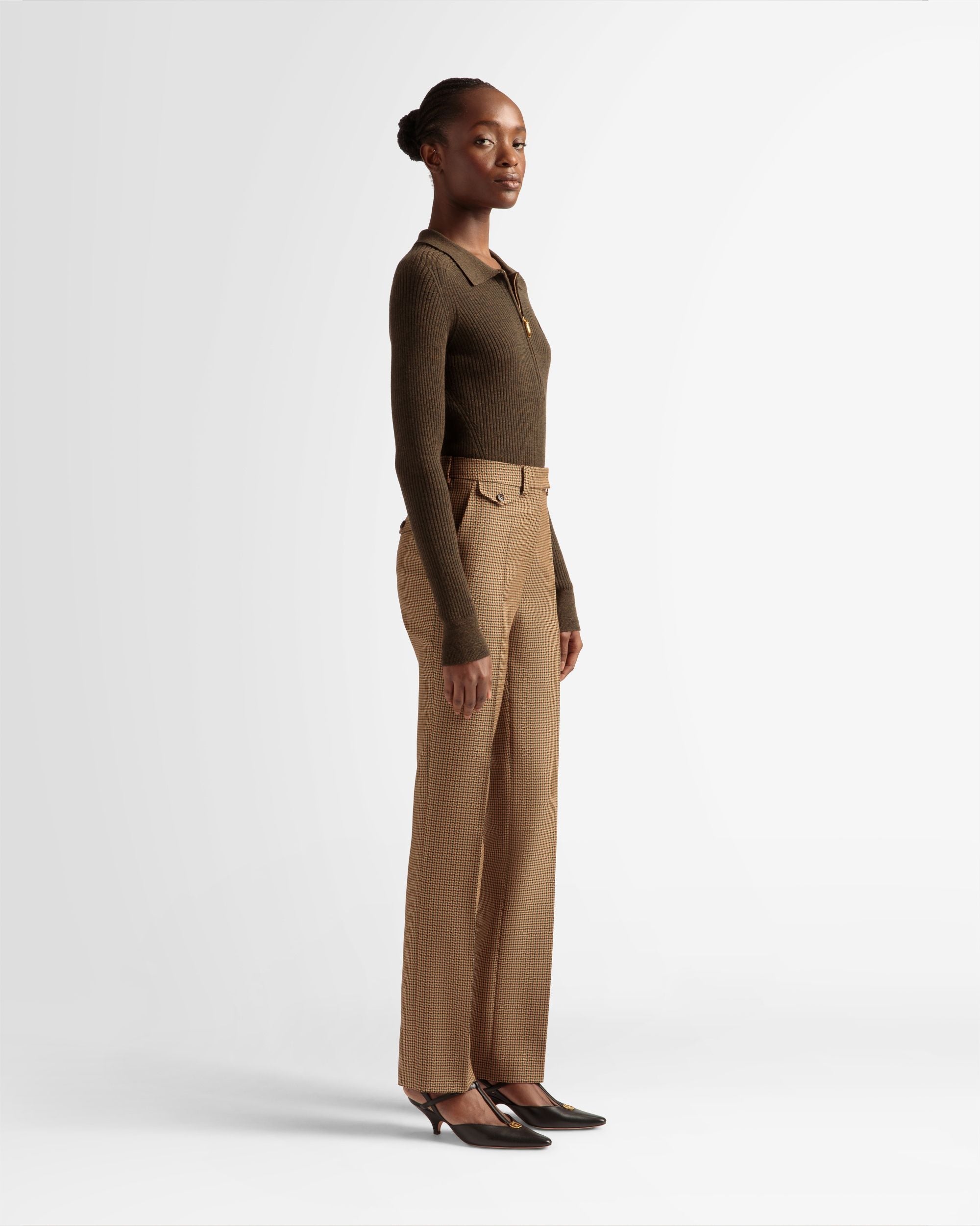 Bally Global - Pantalon Ajusté Coupe Droite En Laine Couleur Désert - Marron