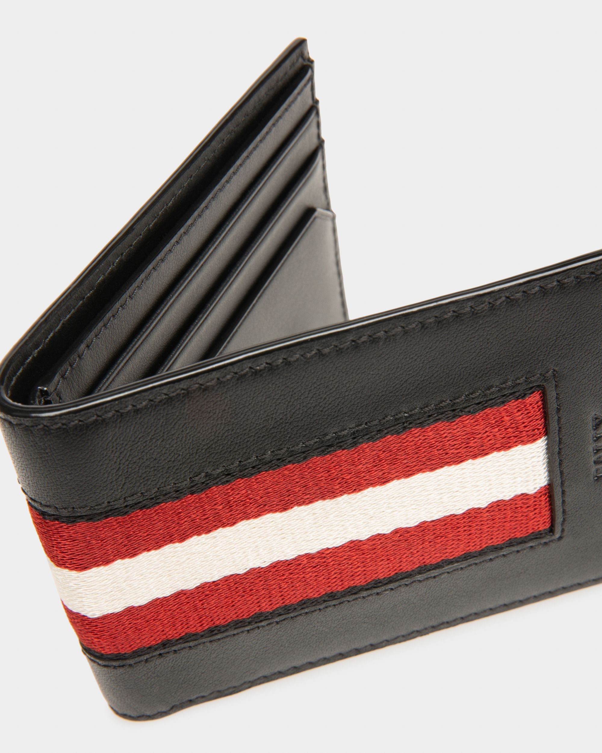 Bally Global - Bevye Leather Wallet In Black - Negro