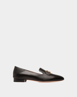 B Chain Flats In Black Leather