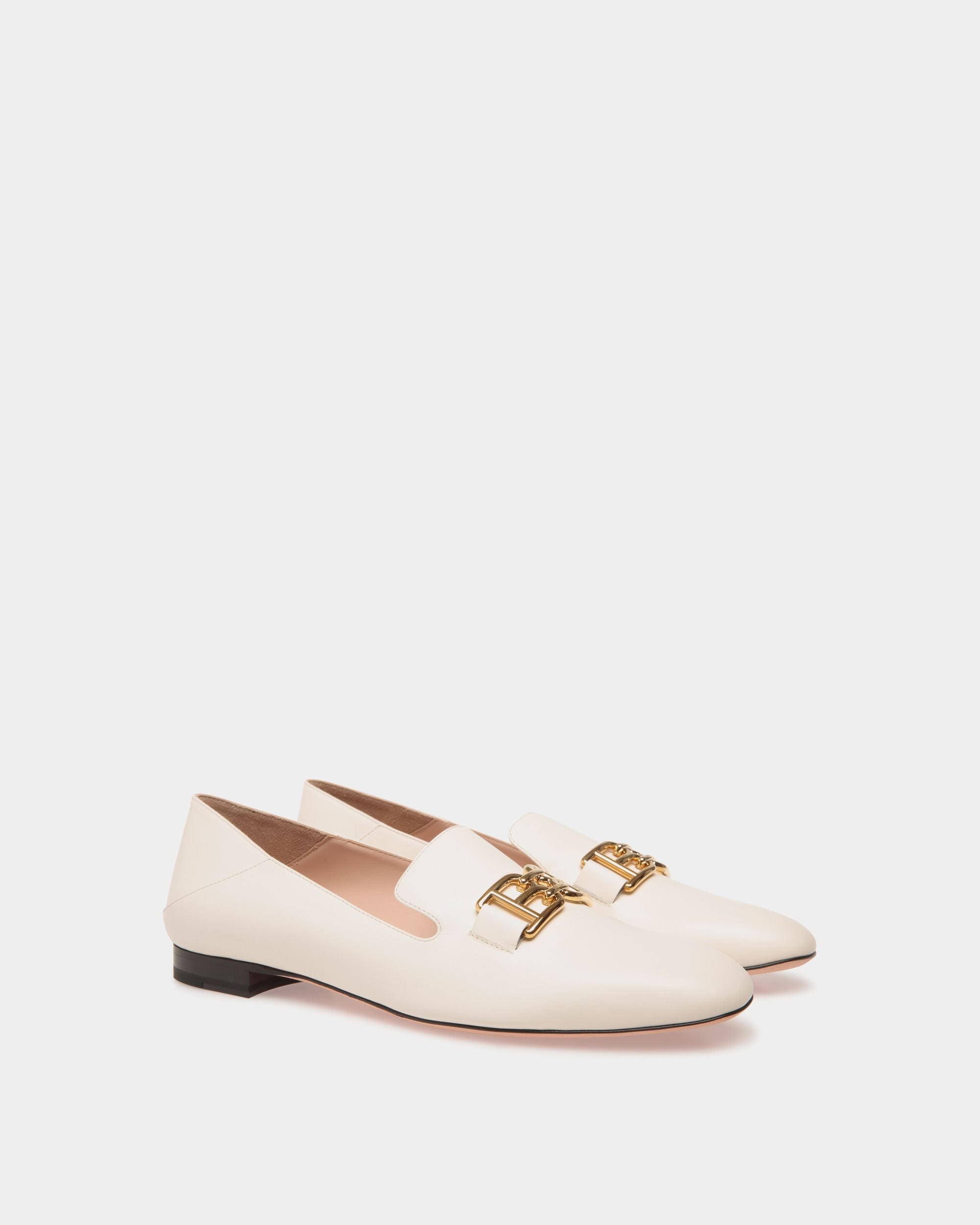 Bally Global - B Chain Flats In White Leather - White