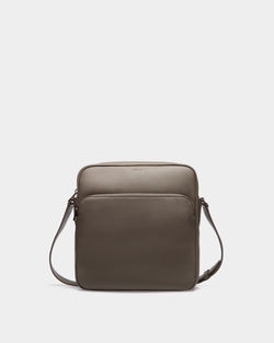 Crossbody Bag in Beige Grained Leather
