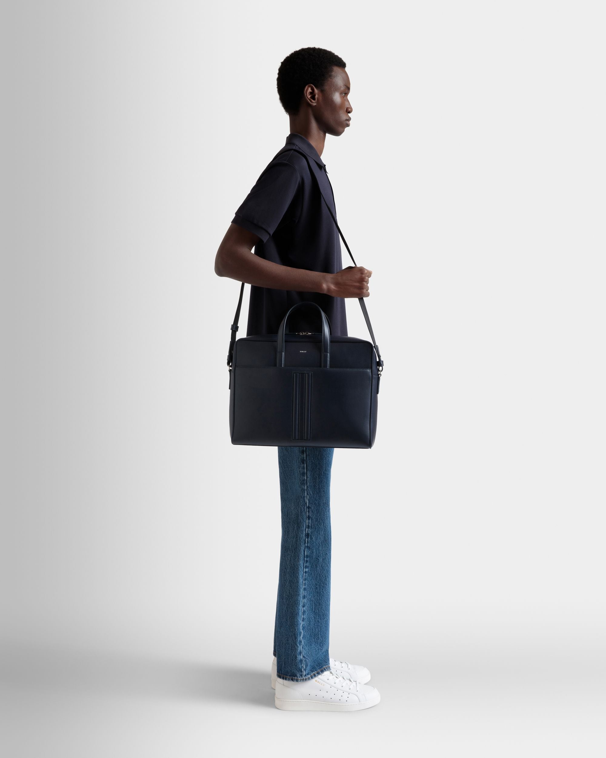 Bally Global - Cartable Mythos En Cuir Recyclé Navy Blue - Bleu