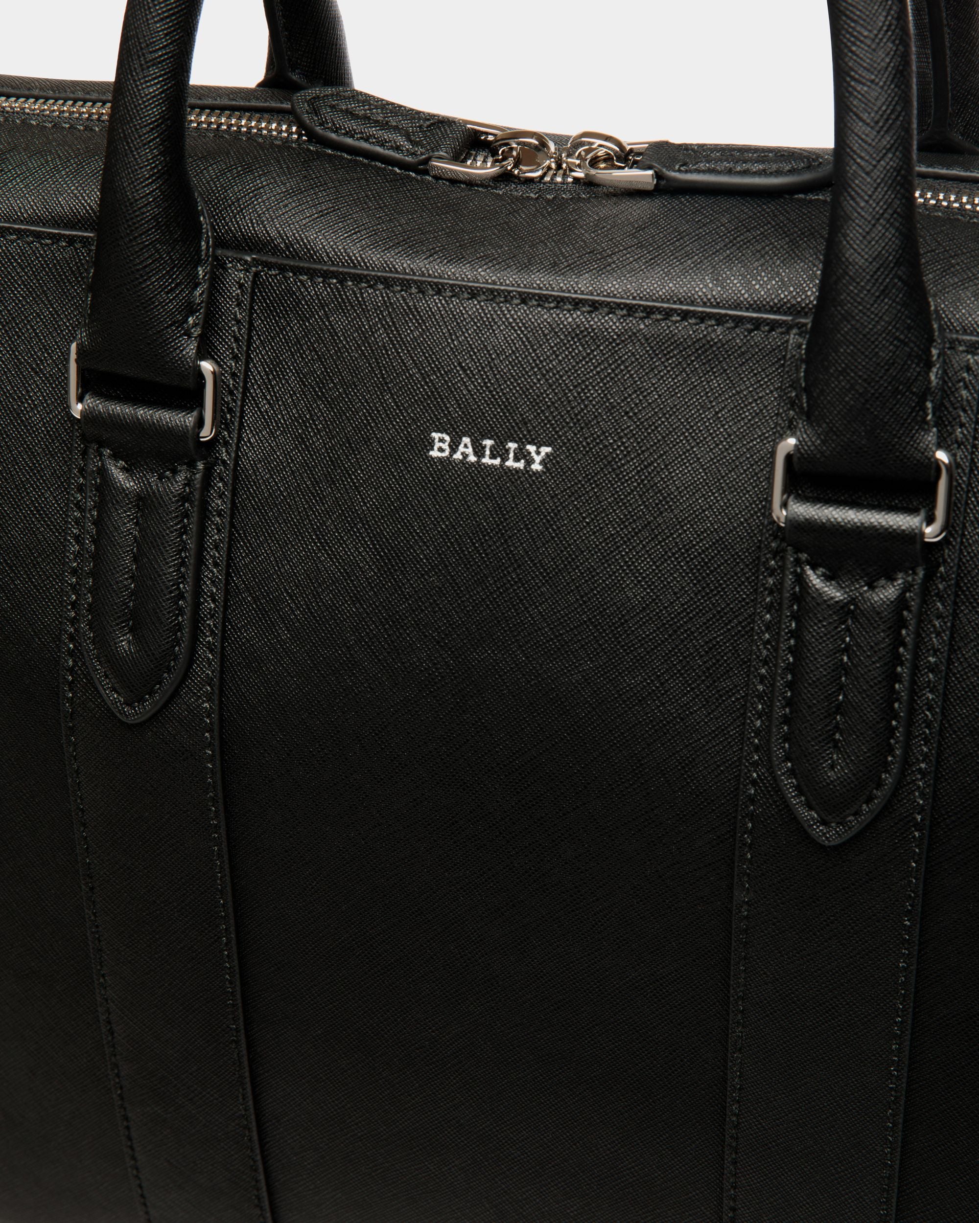 Bally Global - Bolso De Trabajo De Piel Repujada Negra - Negro