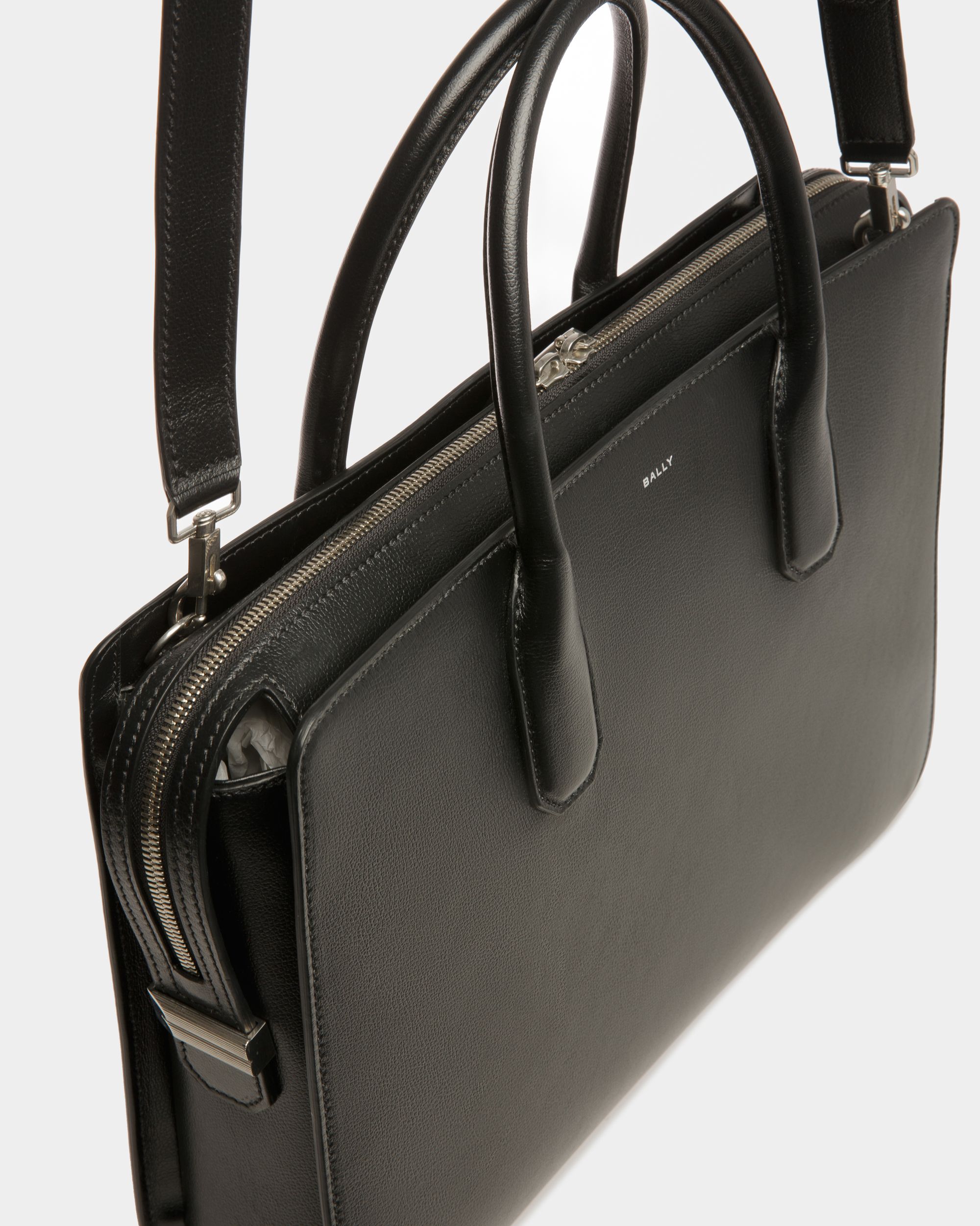 Bally Global - Banque Tote in Black Leather - Black