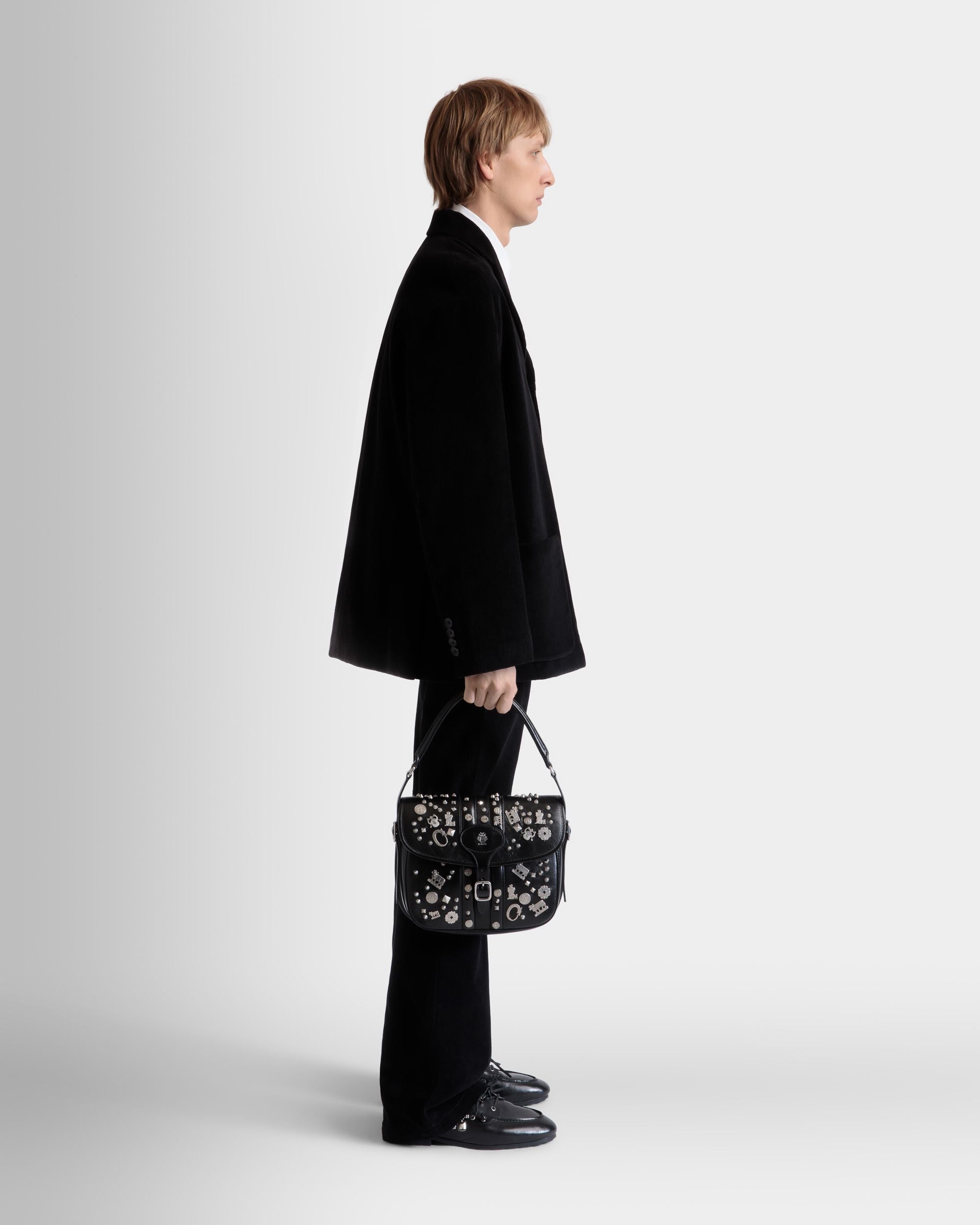 Bally Global - Sac À Bandoulière Beckett En Cuir Noir Avec Clous - Noir
