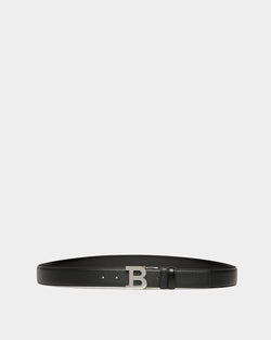 B Buckle Leather Belt In Black