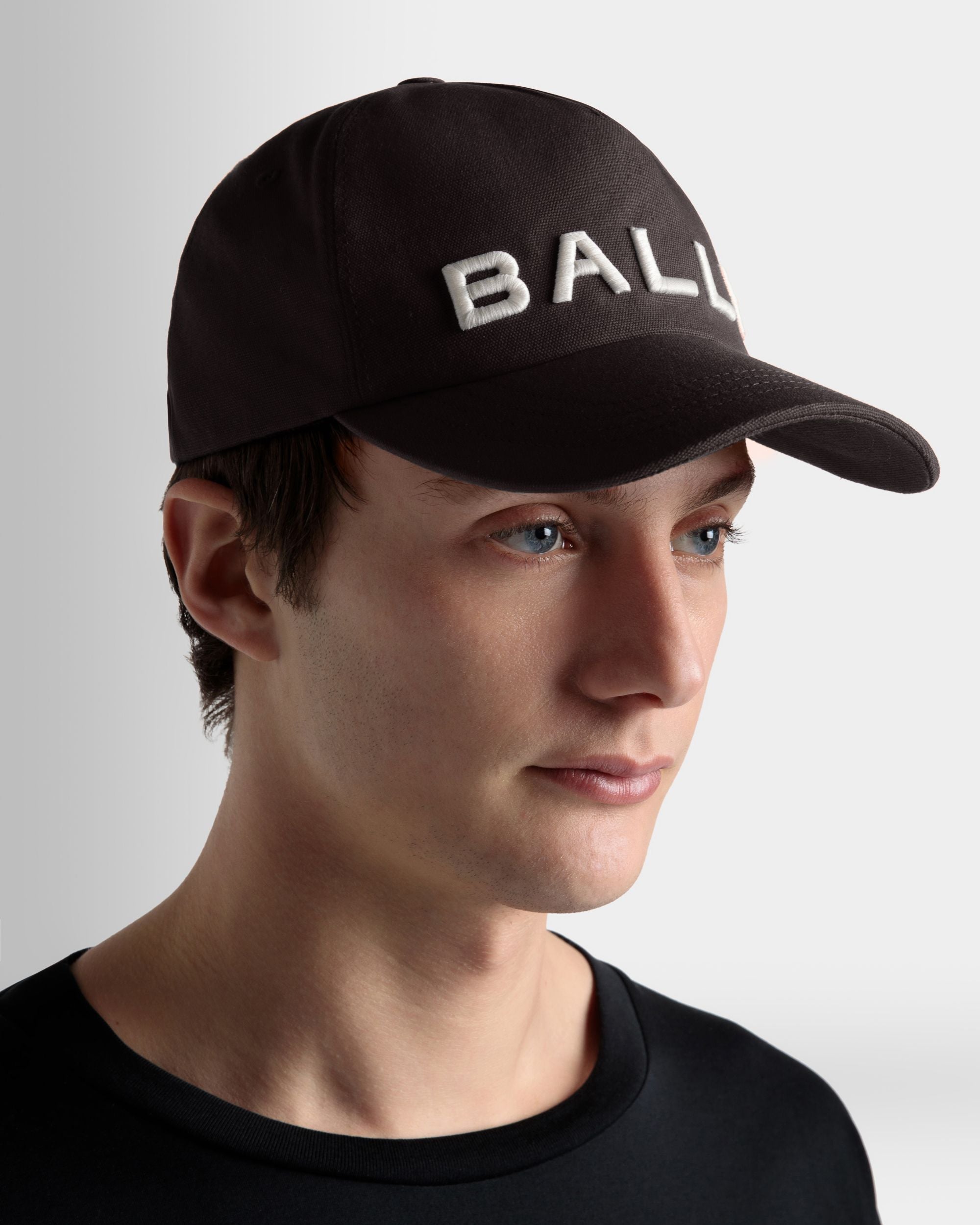 Bally Global - Gorra Con Logo Bordado De Algodón En Negro - Negro