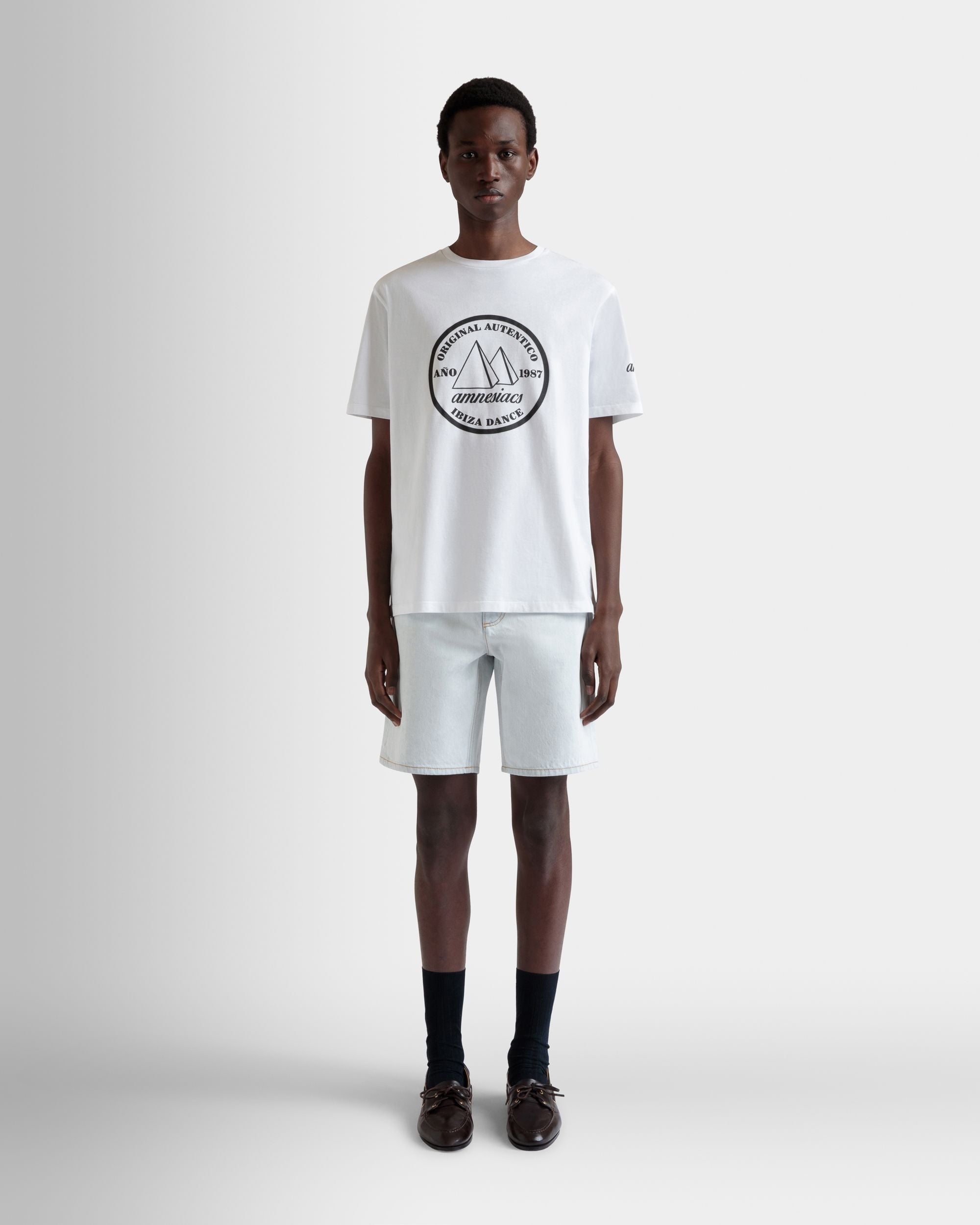 Bally Global - DJ Leo Mas x Bally T-Shirt in White Cotton with an Amnesia Print - Blanc