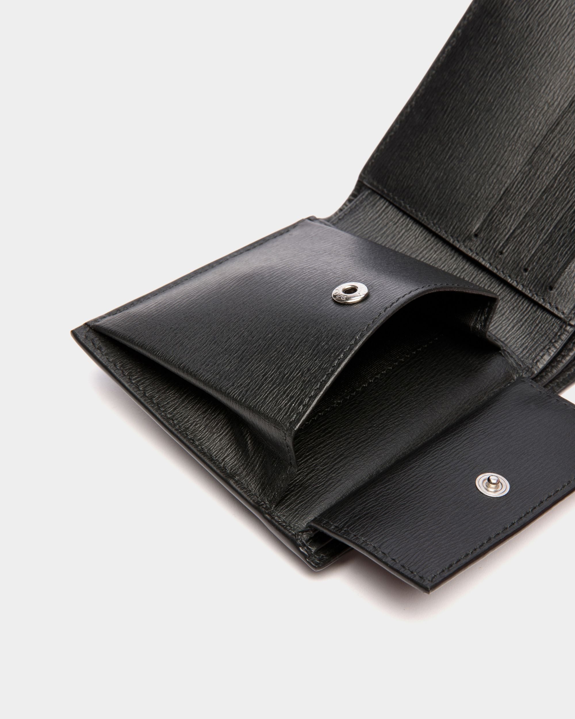 Bally Global - Cartera Crossing De Dos Pliegues En Piel - Negro