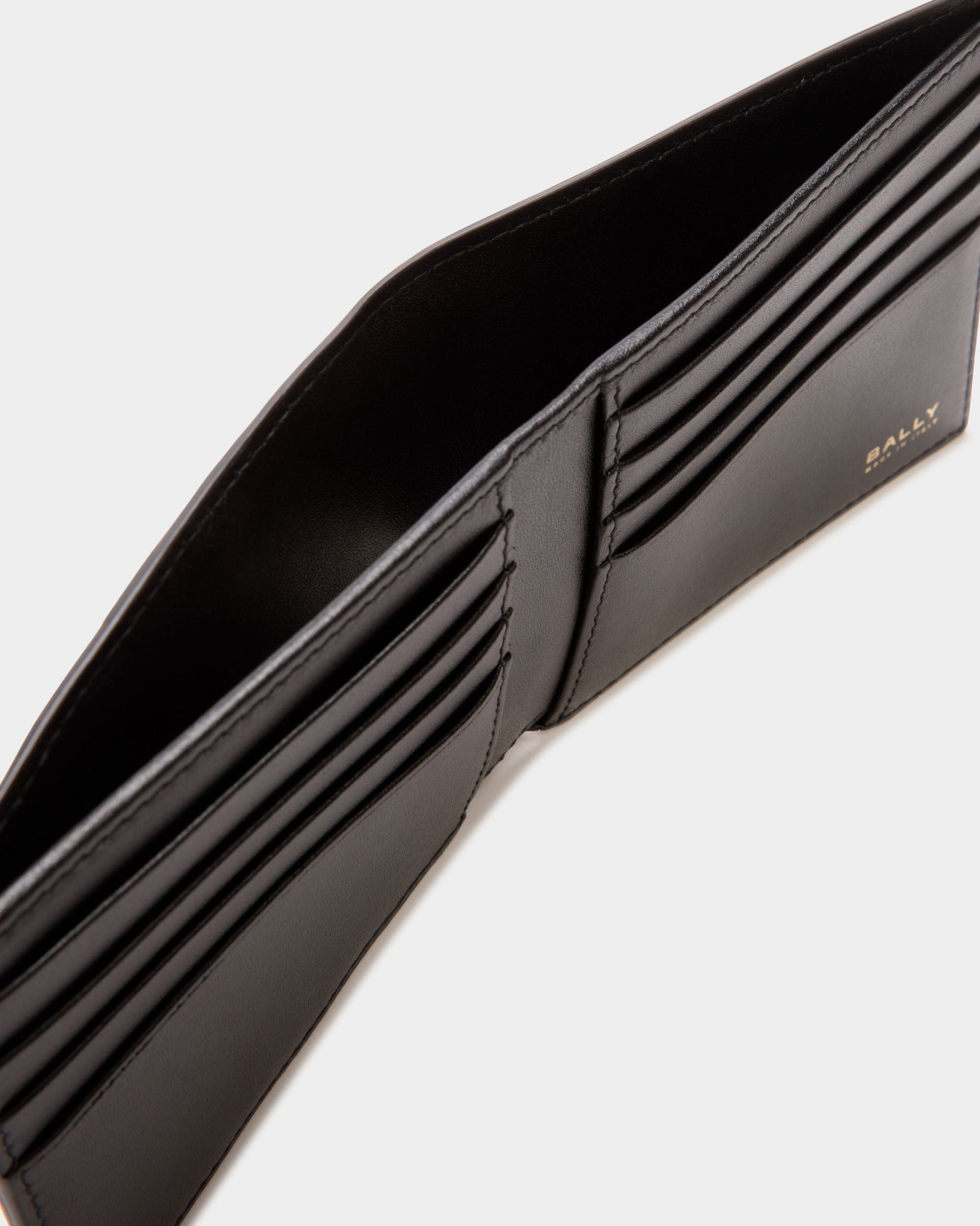 Bally Global - Beckett Bifold in Black Leather - Black