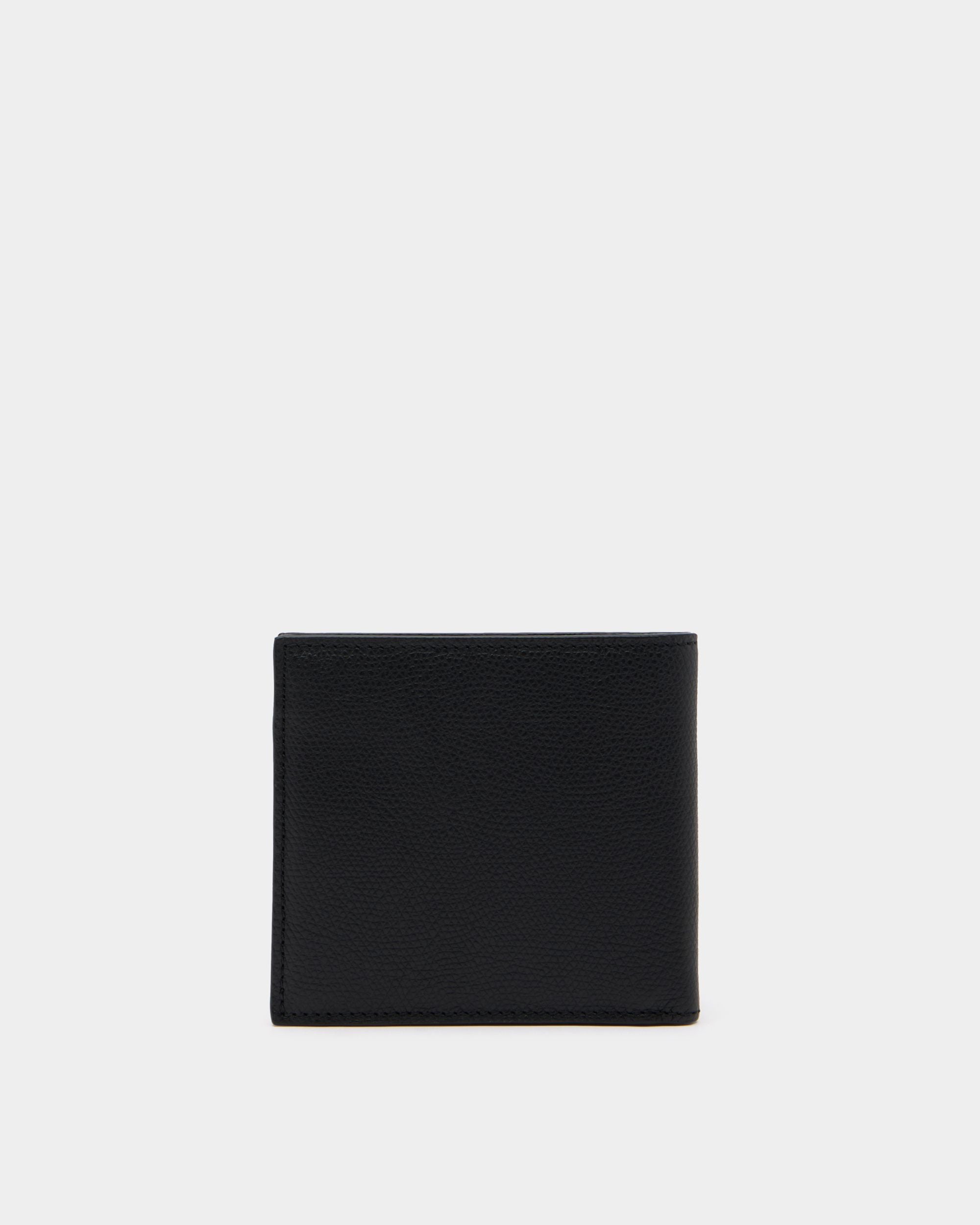 Bally Global - Bally Essential Wallet in Black Grained Leather - Black
