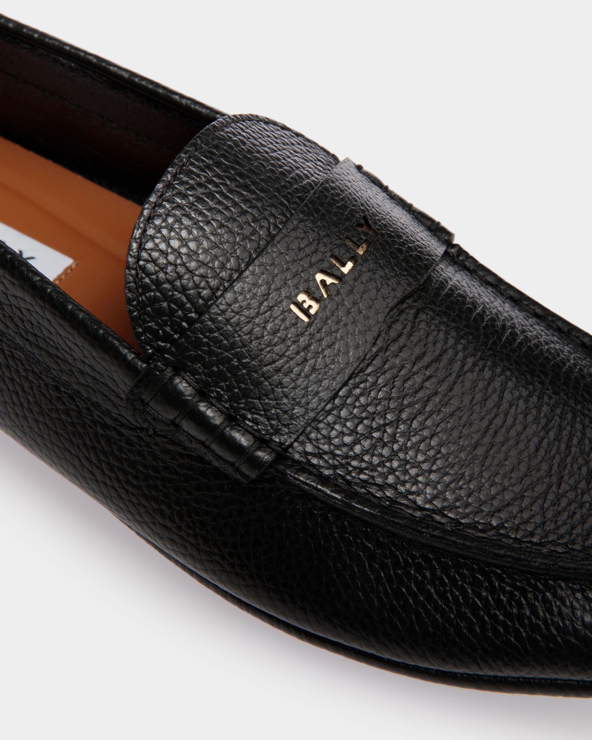 Bally Global - Kerbs Driver in Black Grained Leather - Black