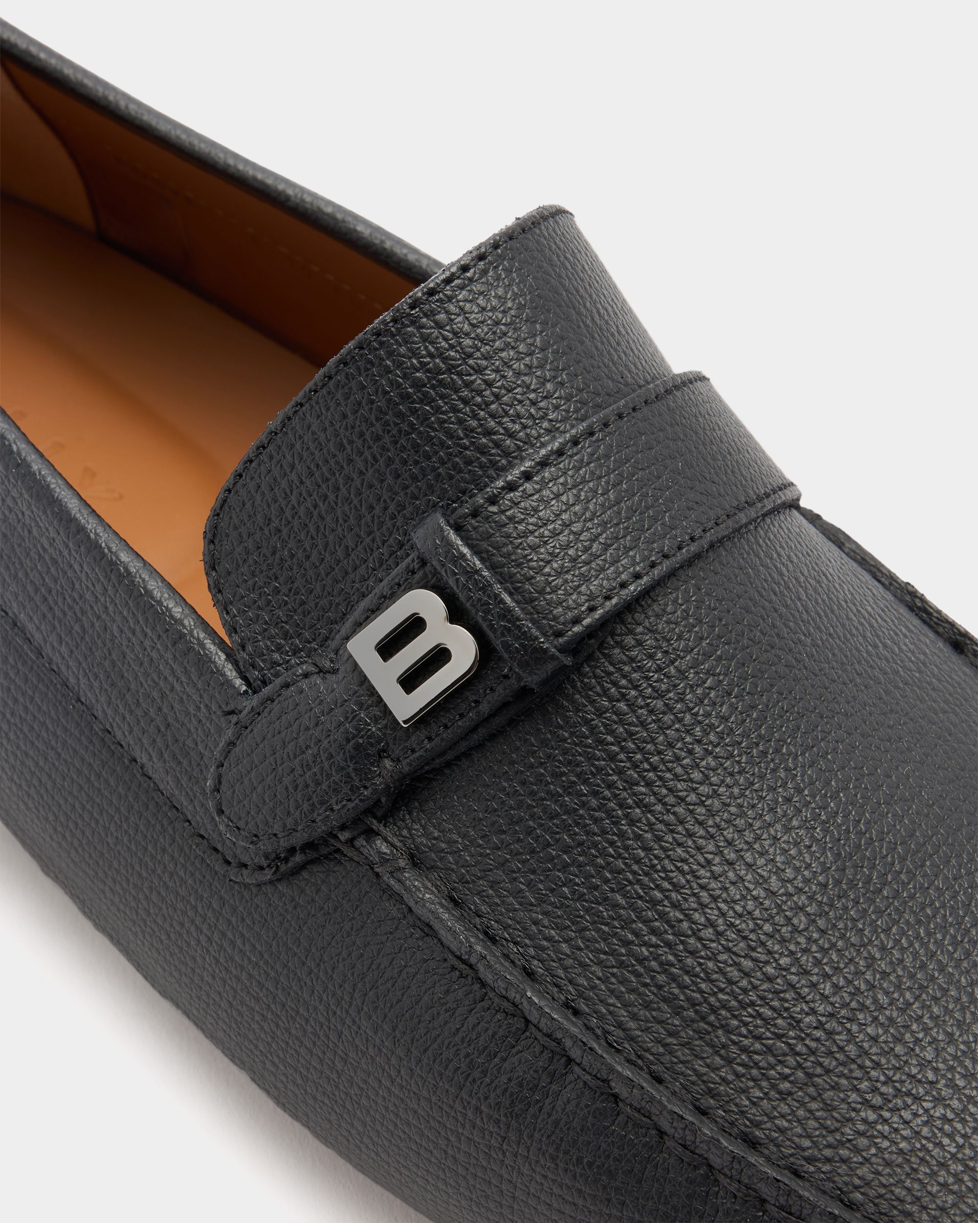 Bally Global - Pilot Driver in Black Grained Leather - Black