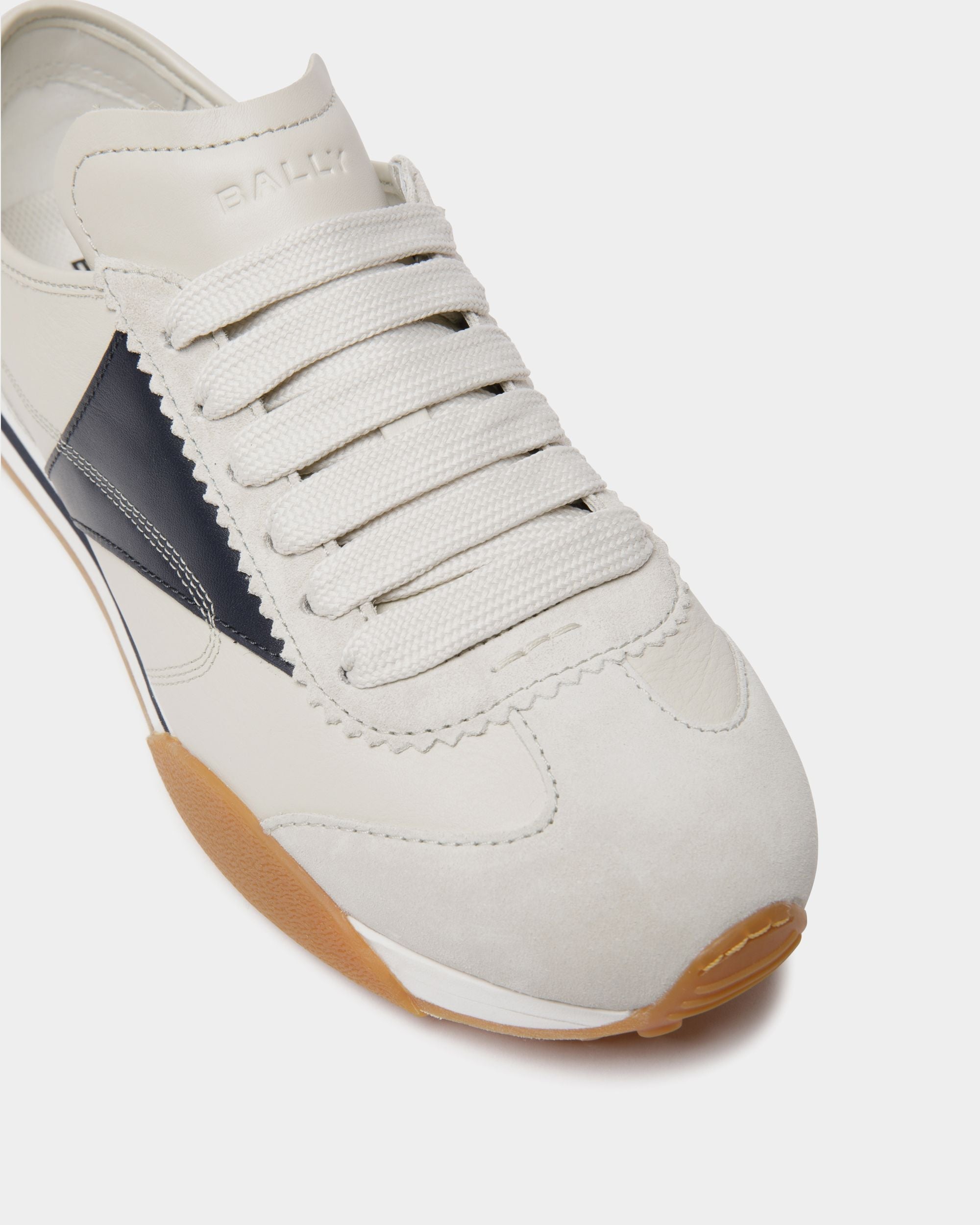 Bally Global - Zapatilla Sussex En Cuero Blanco Y Navy Blue - Blanco