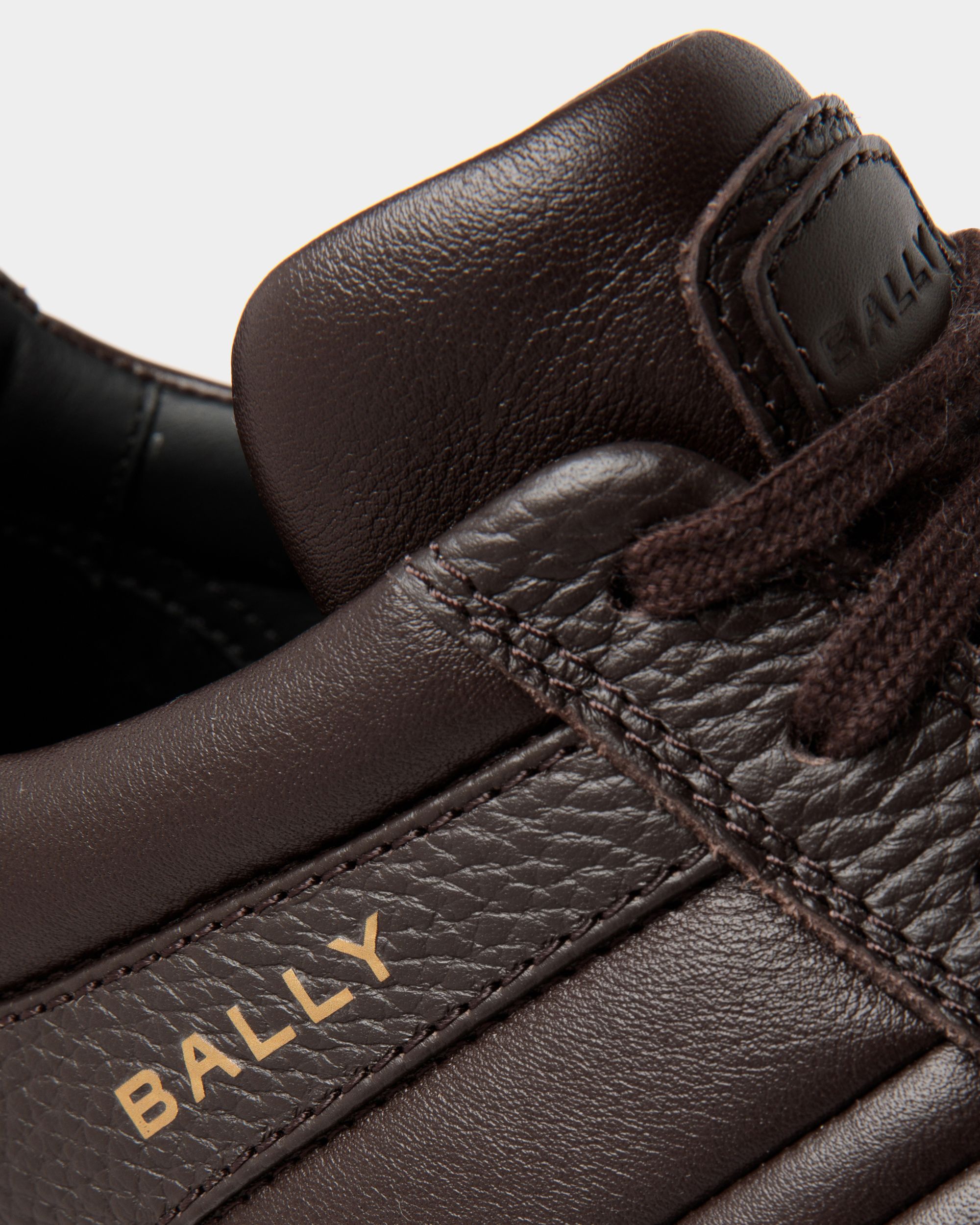 Bally Global - Zapatilla Outline De Piel Granulada Ébano - Marrón