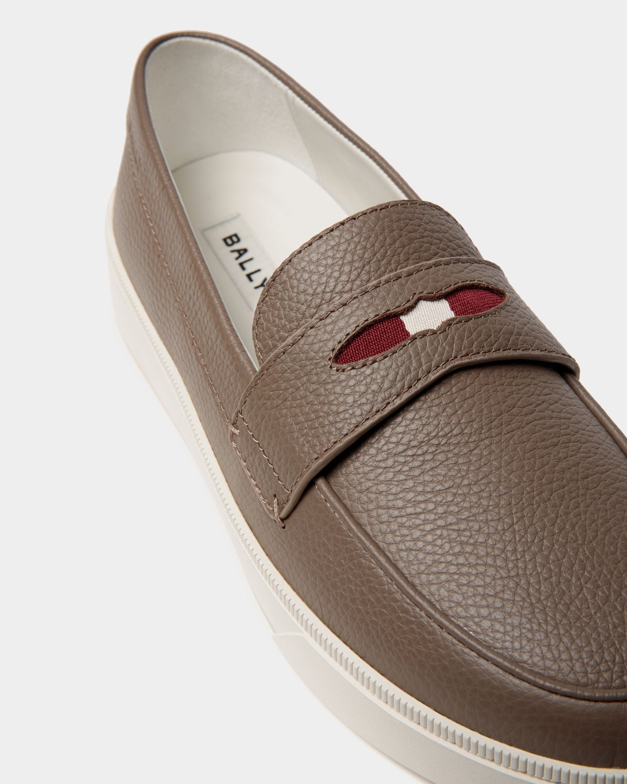 Bally Global - Raise Sneaker In Taupe Grained Leather - Brown