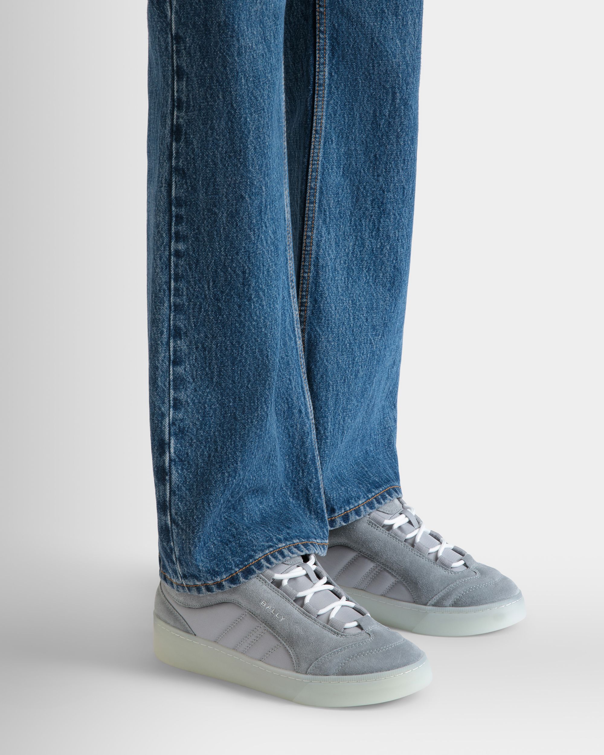Bally Global - Raise Sneaker in Light Grey Suede Leather and Nylon - Gris