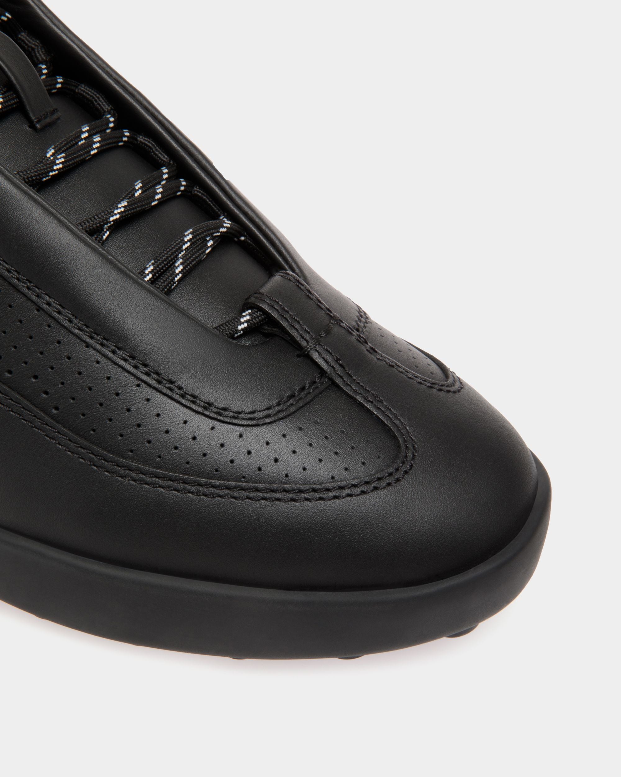 Bally Global - Manto Runner Sneaker in Black Leather - Black