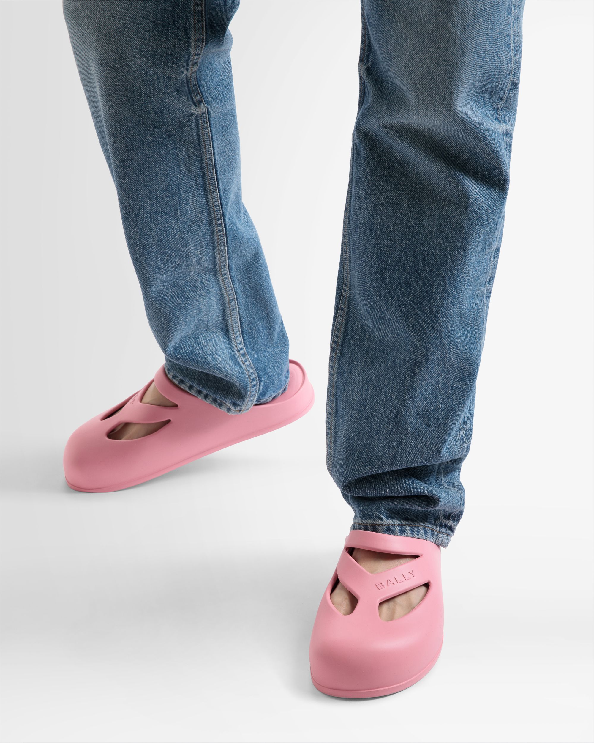 Bally Global - Oaks Slide Sandal In Rubber - Pink