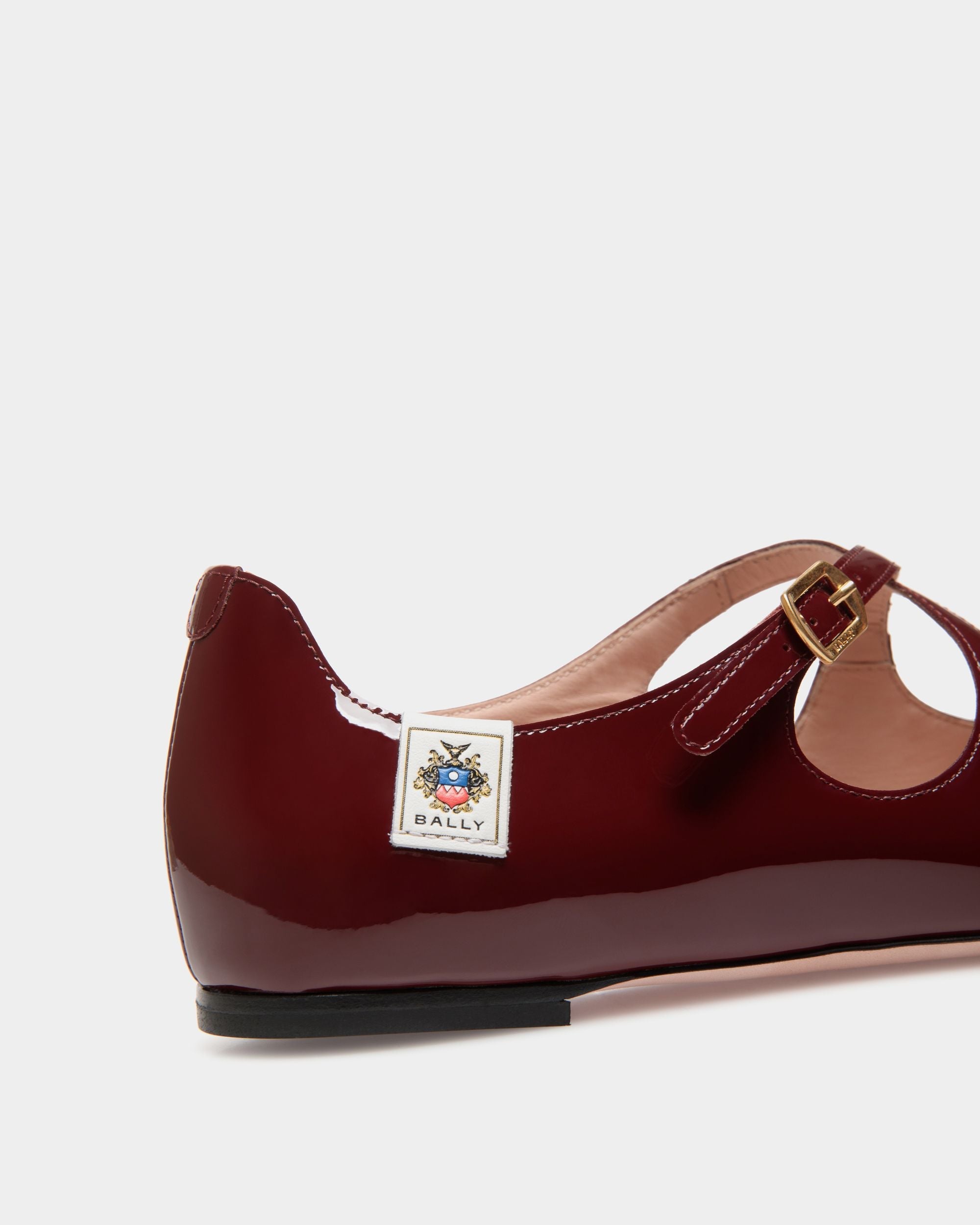 Bally Global - Chaussure À Talon Plat Ballyrina En Cuir Verni Andorra - Bordeaux