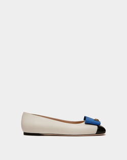 B-Bow Flat in White and Black Leather