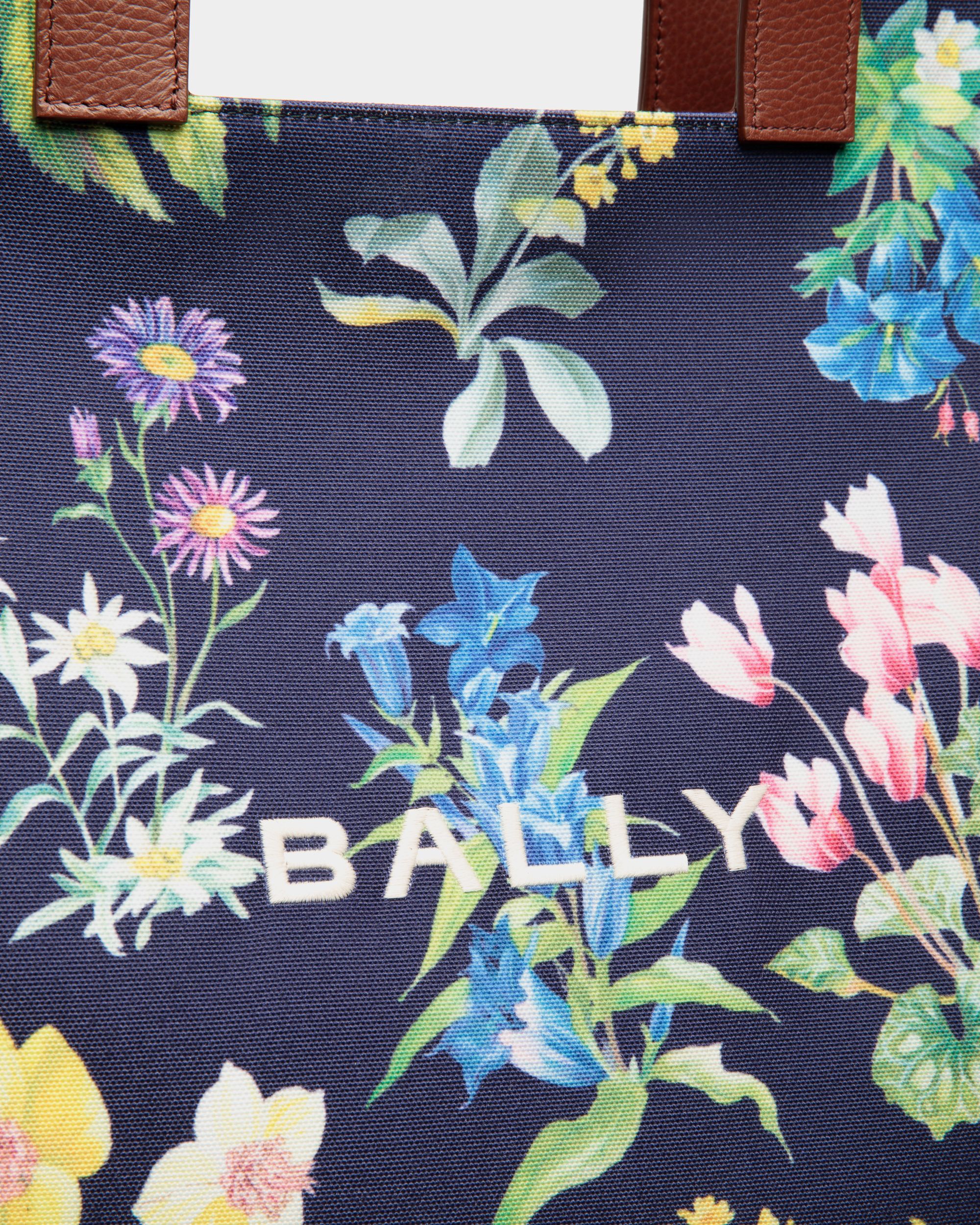 Bally Global - Bolso Tote Easy Bally De Piel Y Lona Con Estampado Mountain Flower - Azul