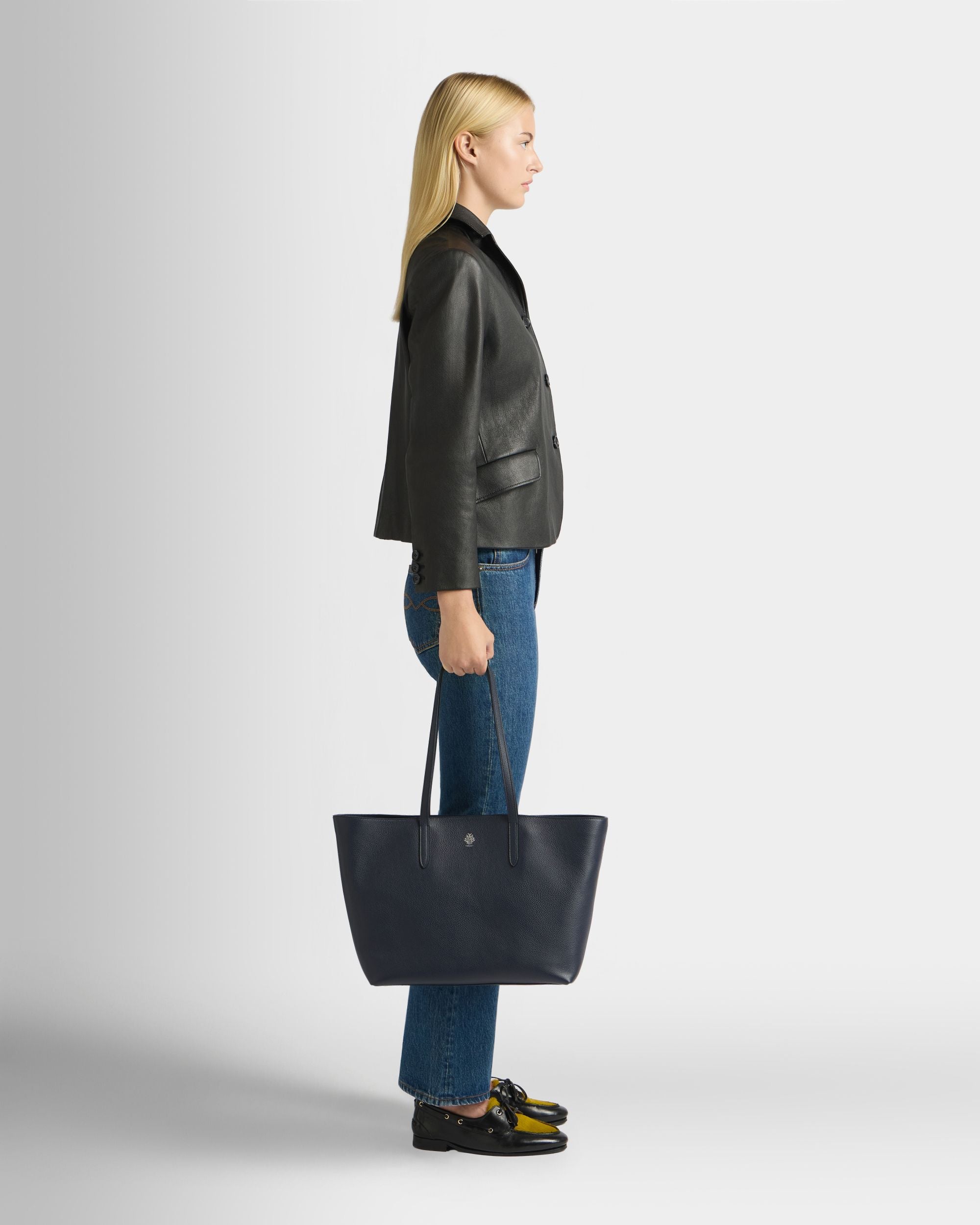 Bally Global - Hera Tote Bag in Navy Blue Leather - Blue