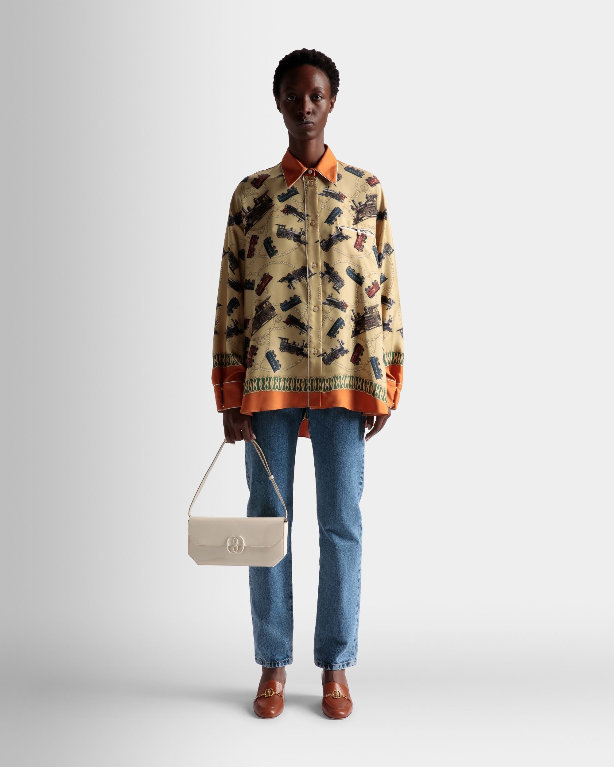 Bally Global - Emblem Shoulder Bag In Bone Leather - White