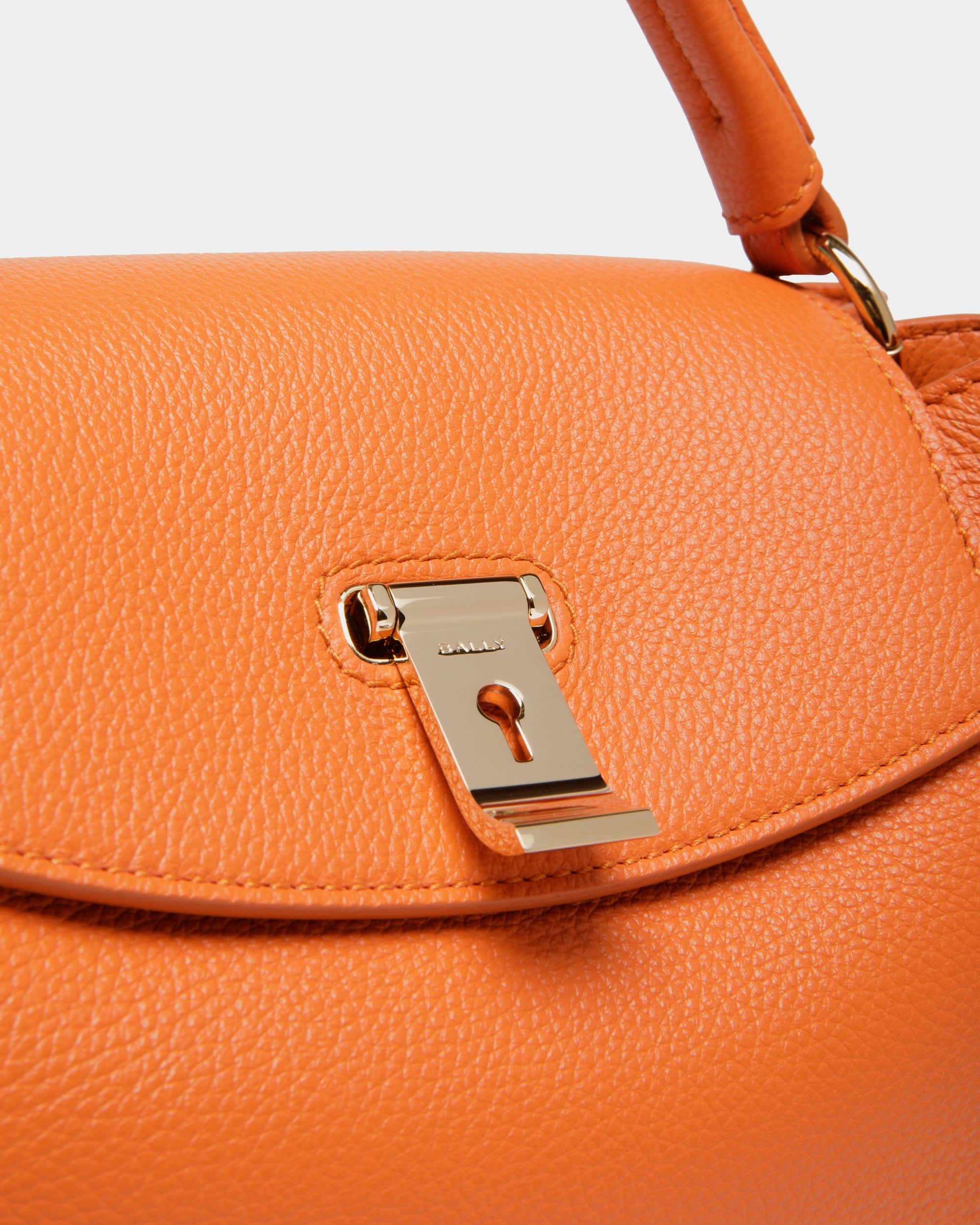 Bally Global - Bolso Pequeño Con Asa Superior Lock Me De Piel Granulada Koi Orange - Naranja