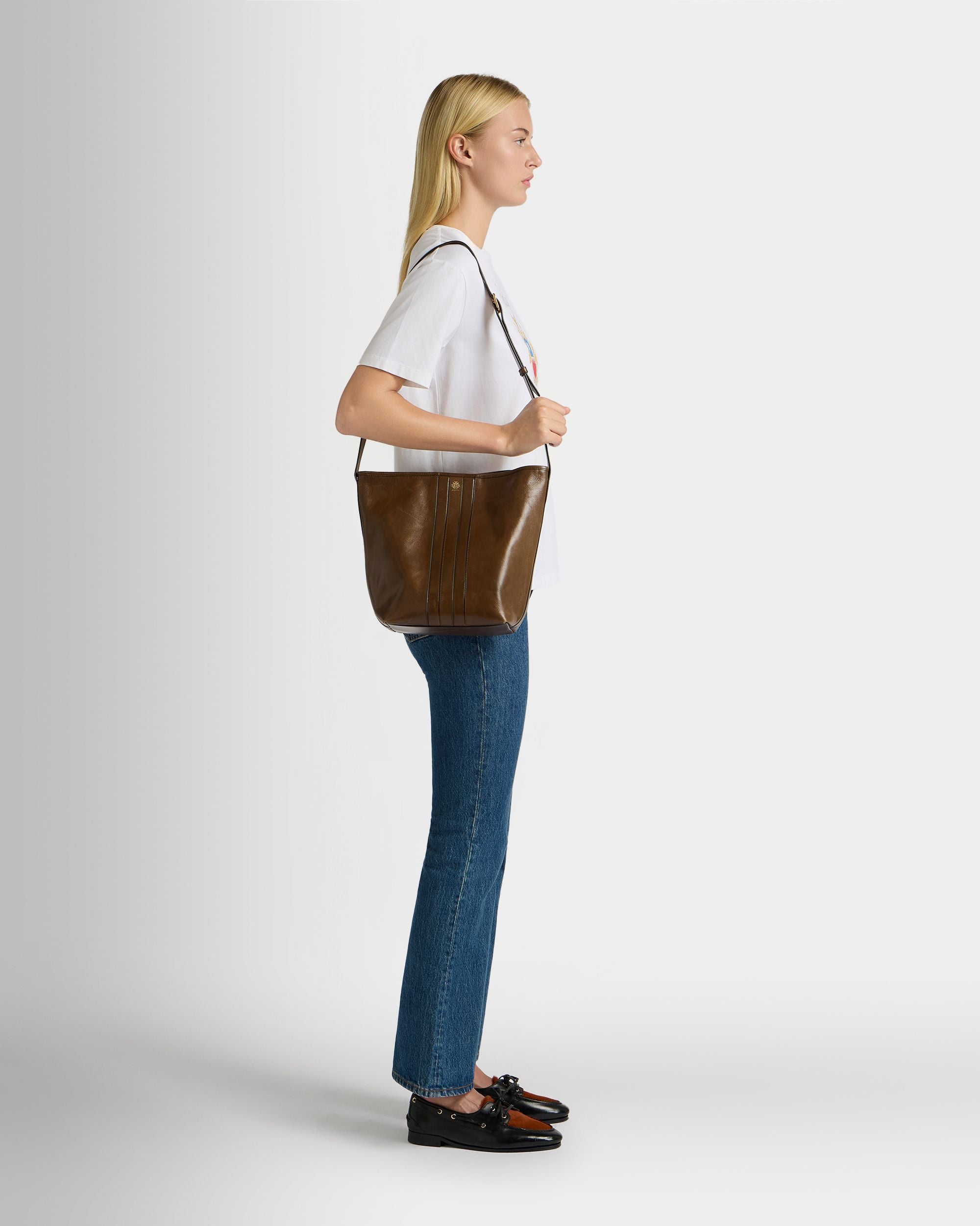 Bally Global - Signature Bucket Bag in Brown Leather - Brown