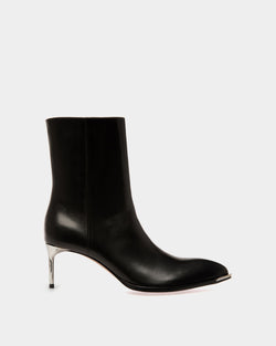 Hannika Boots In Black Leather