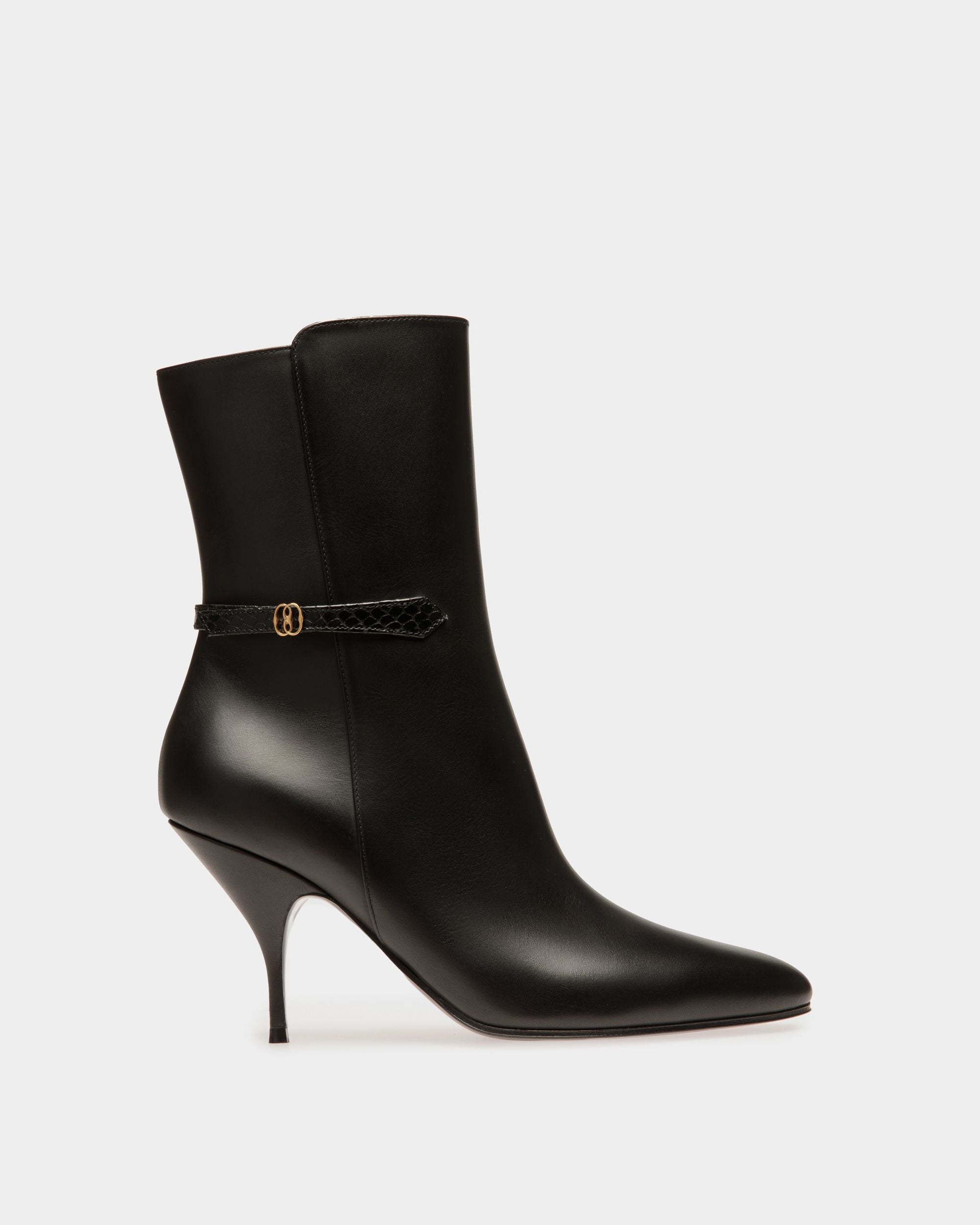 Bally Global - Odeya Boots In Black Leather - Negro