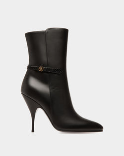 Yconic Booties In Black Leather