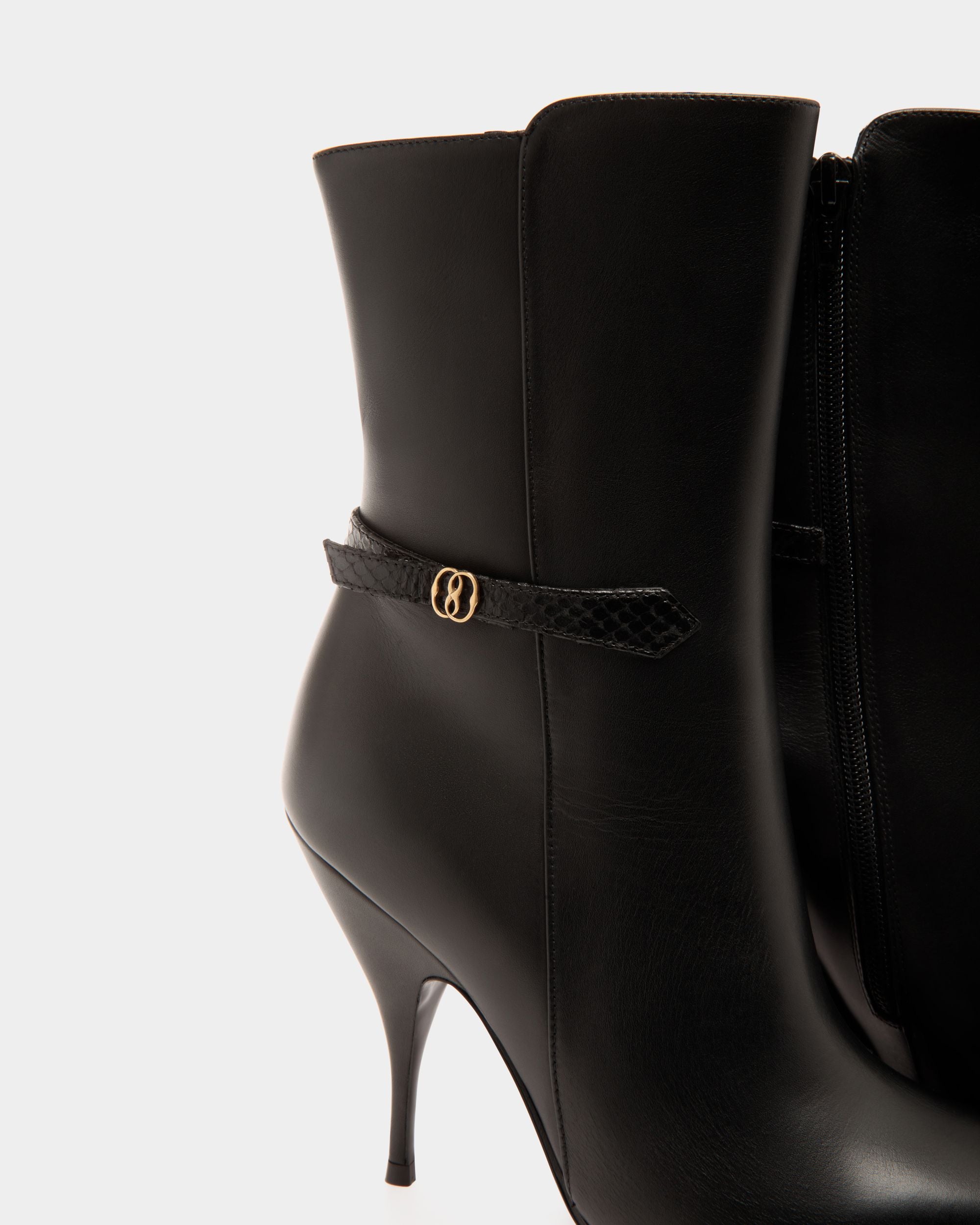 Bally Global - Yconic Booties In Black Leather - Black