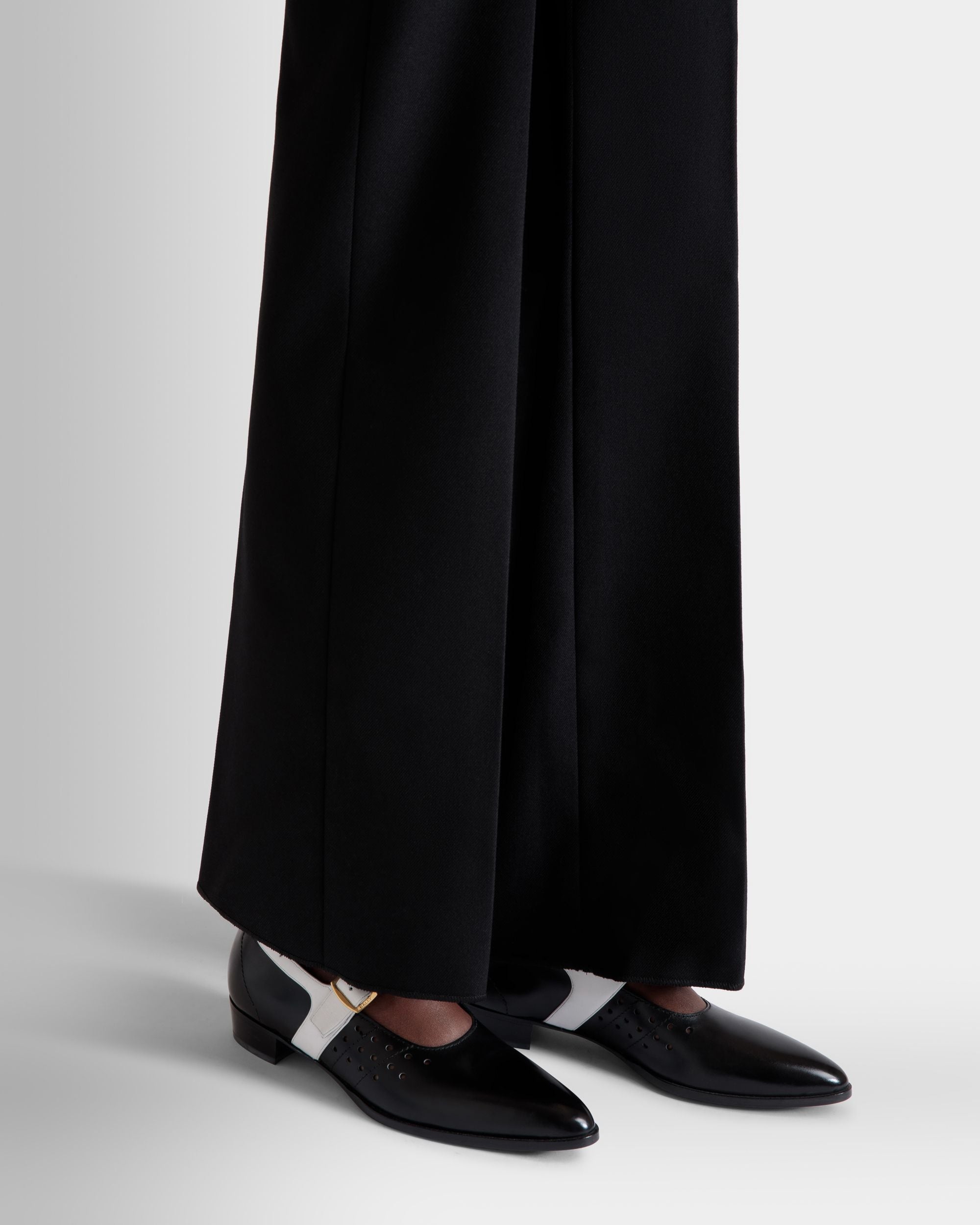 Bally Global - Glendale Mary-Jane In Black and White Leather - Negro
